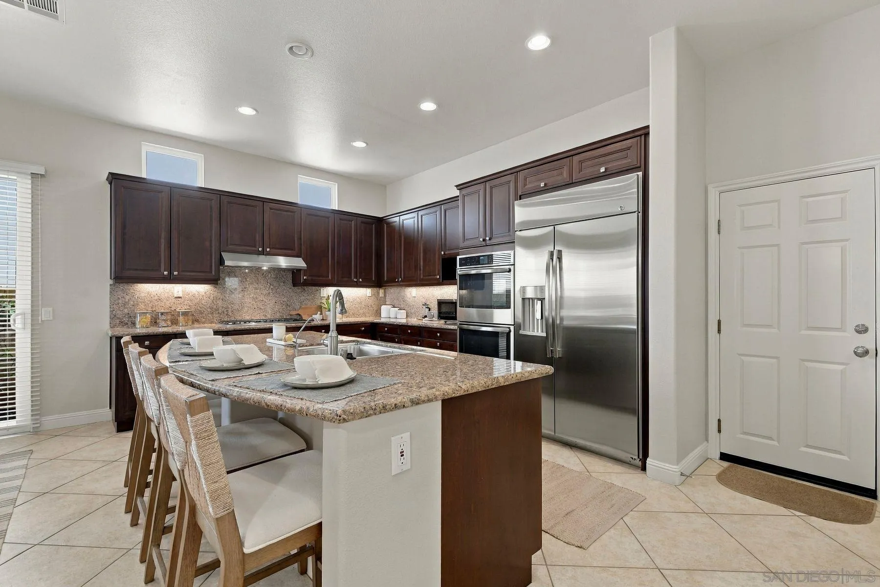 https://cdn.realtyfeed.com/cdn/127/260023014/aca2a4efd8e18e5819ebfe4006d9b791.webp