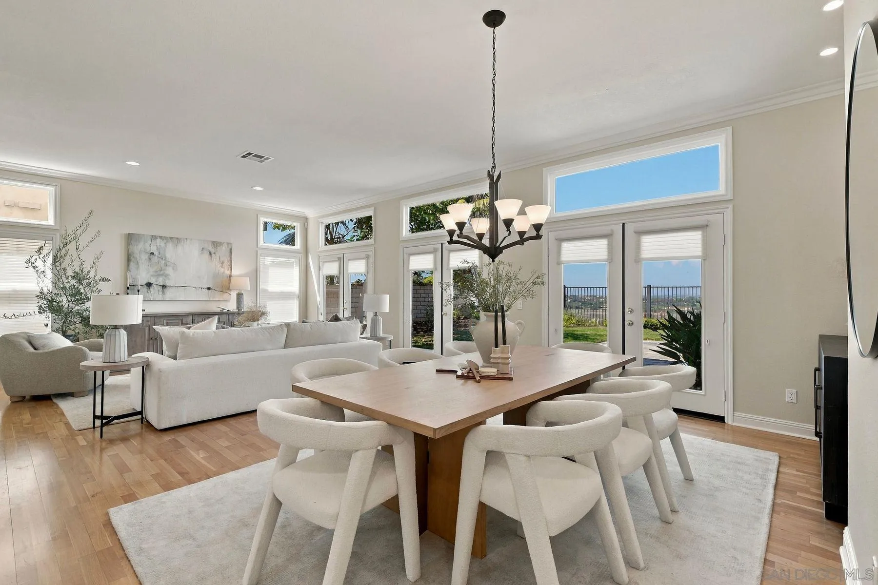 https://cdn.realtyfeed.com/cdn/127/260023014/c27cc17bc3ecf60513ecd12a5790af25.webp