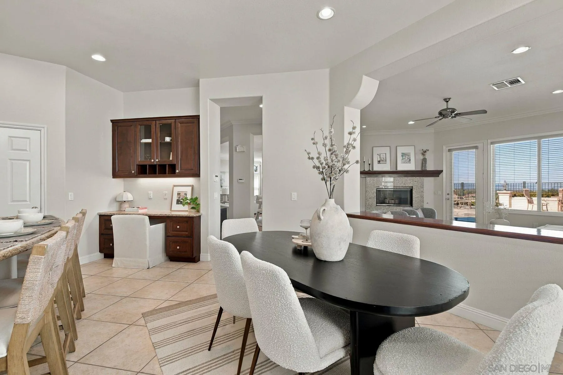 https://cdn.realtyfeed.com/cdn/127/260023014/f8375c53b3e78aa522de5be79138c283.webp
