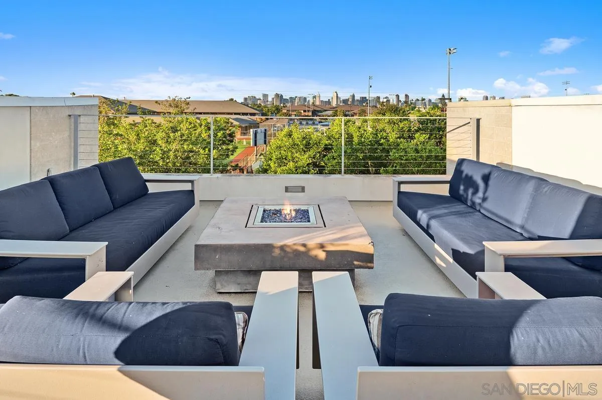 https://cdn.realtyfeed.com/cdn/127/260023016/0a9918e31d97c94b75a348074fcac78b.webp