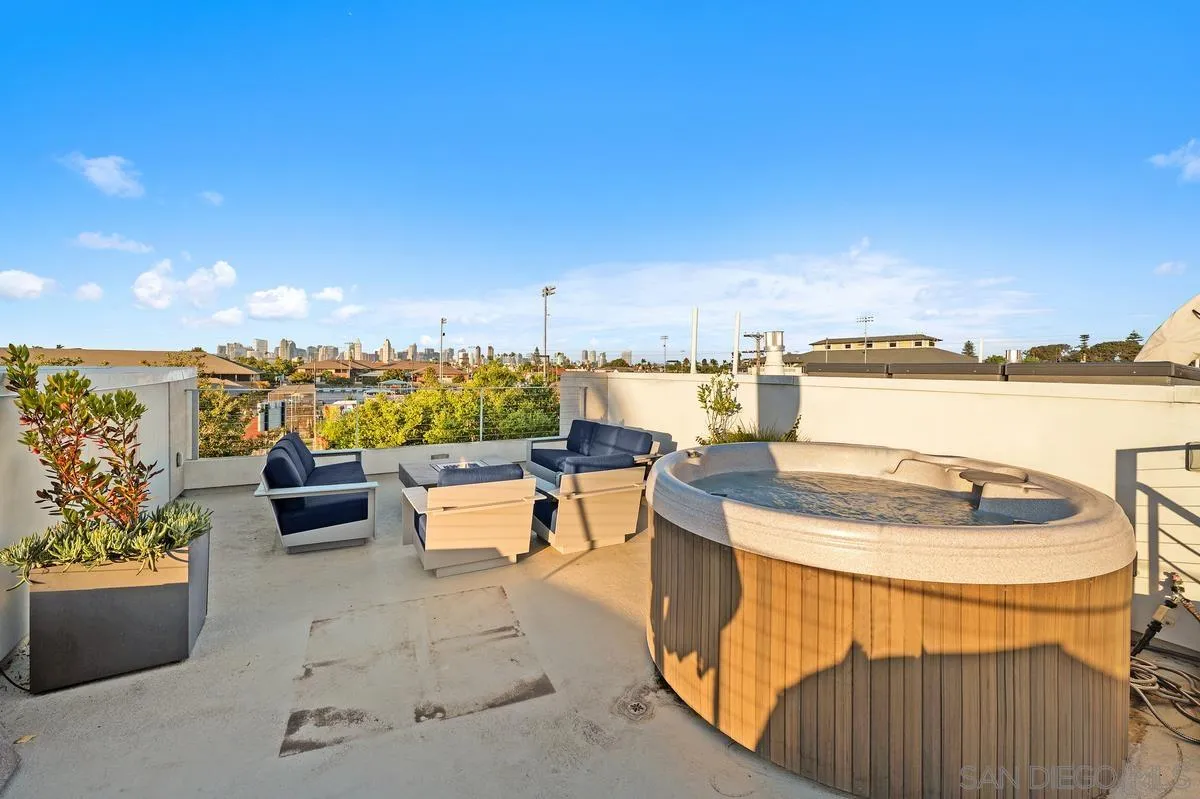 https://cdn.realtyfeed.com/cdn/127/260023016/11ca5a760aaf6667d7aa0924f2a97221.webp