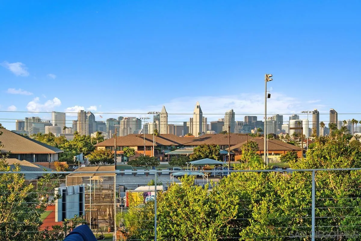 https://cdn.realtyfeed.com/cdn/127/260023016/61f218b7553e4237ff84093cfa89b72d.webp
