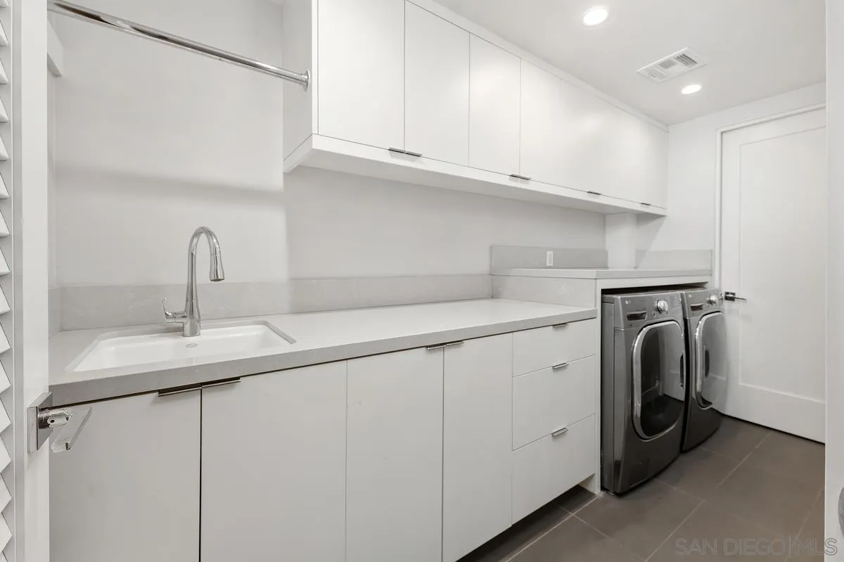 https://cdn.realtyfeed.com/cdn/127/260023016/74c4f4a74472ec25cdcf9ce86c54cb12.webp