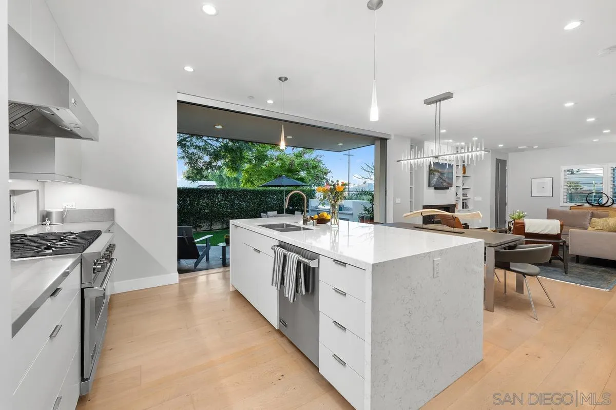 https://cdn.realtyfeed.com/cdn/127/260023016/7ed4fba93cf9bbcdadf38856117192d5.webp