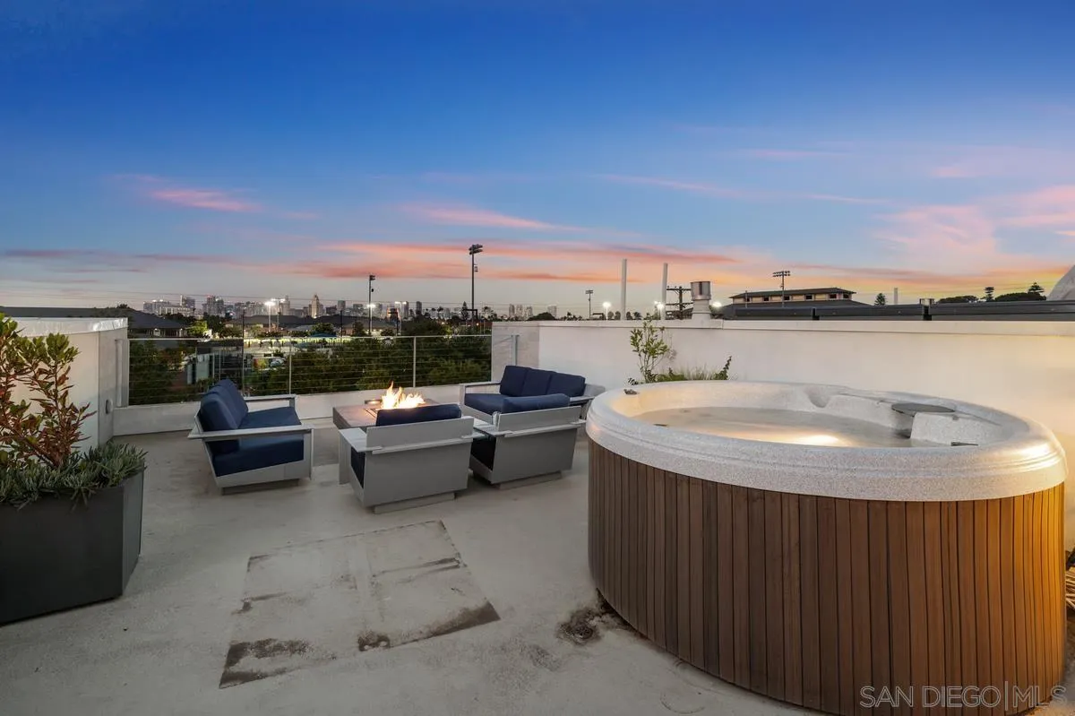 https://cdn.realtyfeed.com/cdn/127/260023016/f90cb3e72e6a28f8a6e89fc9346c78c9.webp