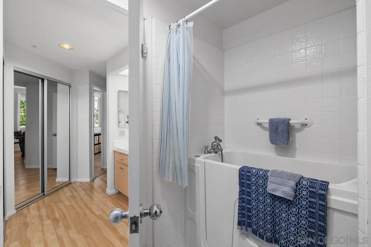 https://cdn.realtyfeed.com/cdn/127/260023024/bc93f5bcaa3d8be9e3d6eff212dc3624.webp