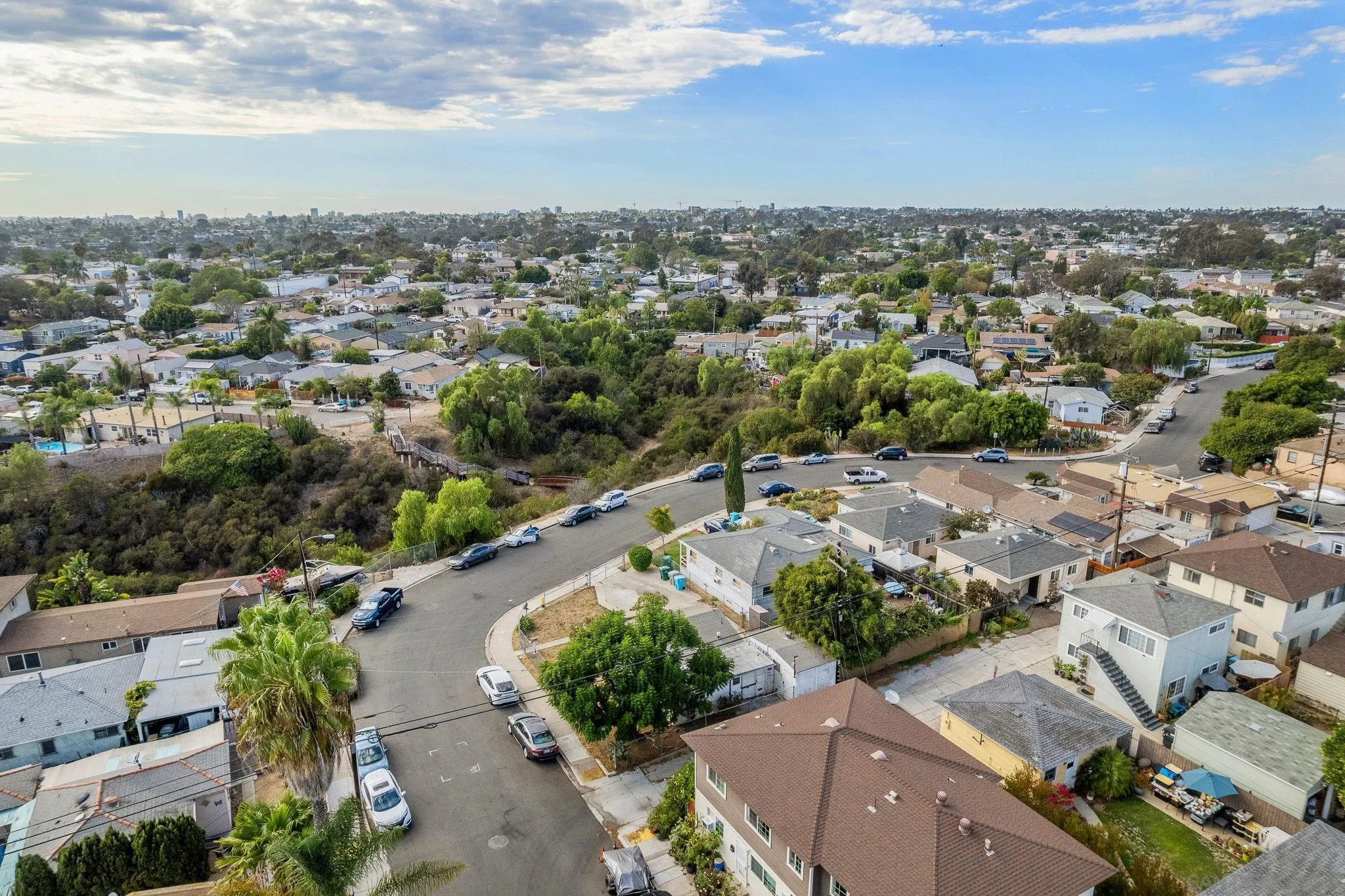 https://cdn.realtyfeed.com/cdn/127/260023030/095cdb2a1071b729485dde707eb6b197.webp