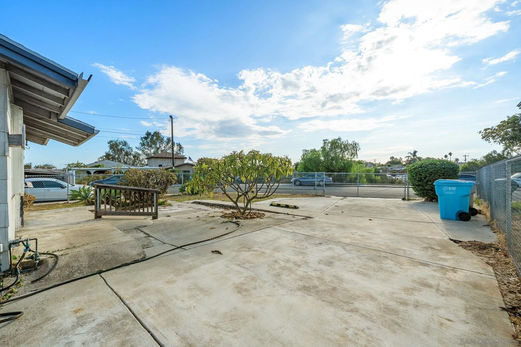 https://cdn.realtyfeed.com/cdn/127/260023030/192a6cade2cb733fa6948c7965df9f9e.webp