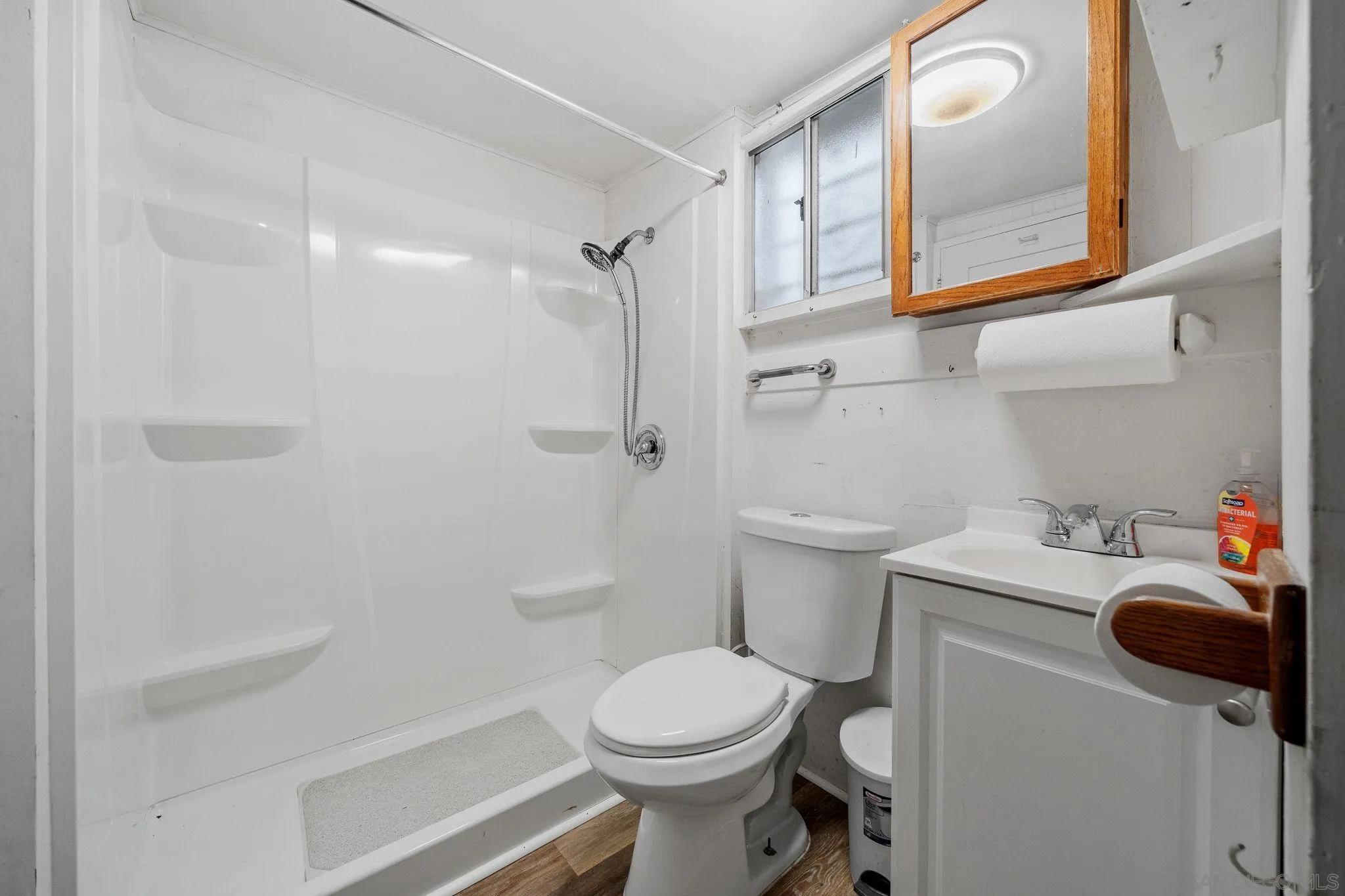 https://cdn.realtyfeed.com/cdn/127/260023030/796aa677891c049ef1d6af372fbe0852.webp