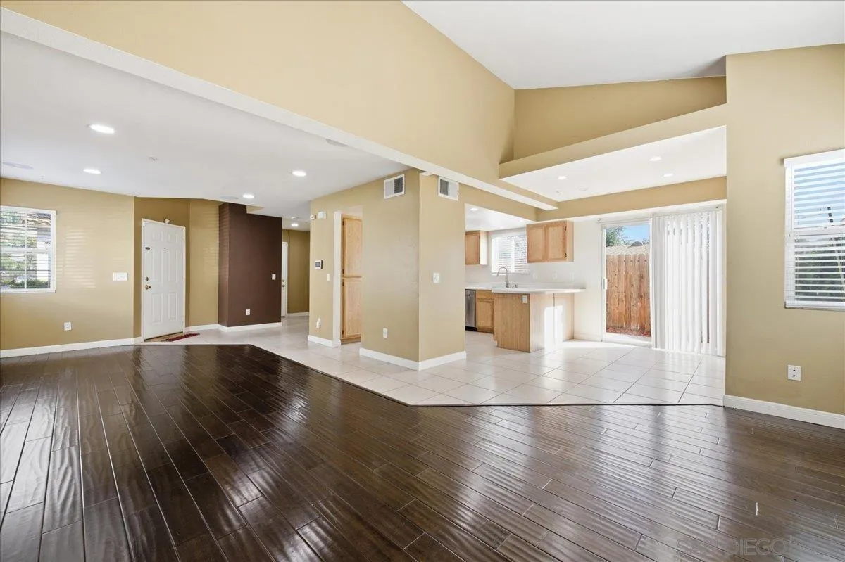 https://cdn.realtyfeed.com/cdn/127/260023031/08780f1cccda2c5e57079fe625230c4b.webp