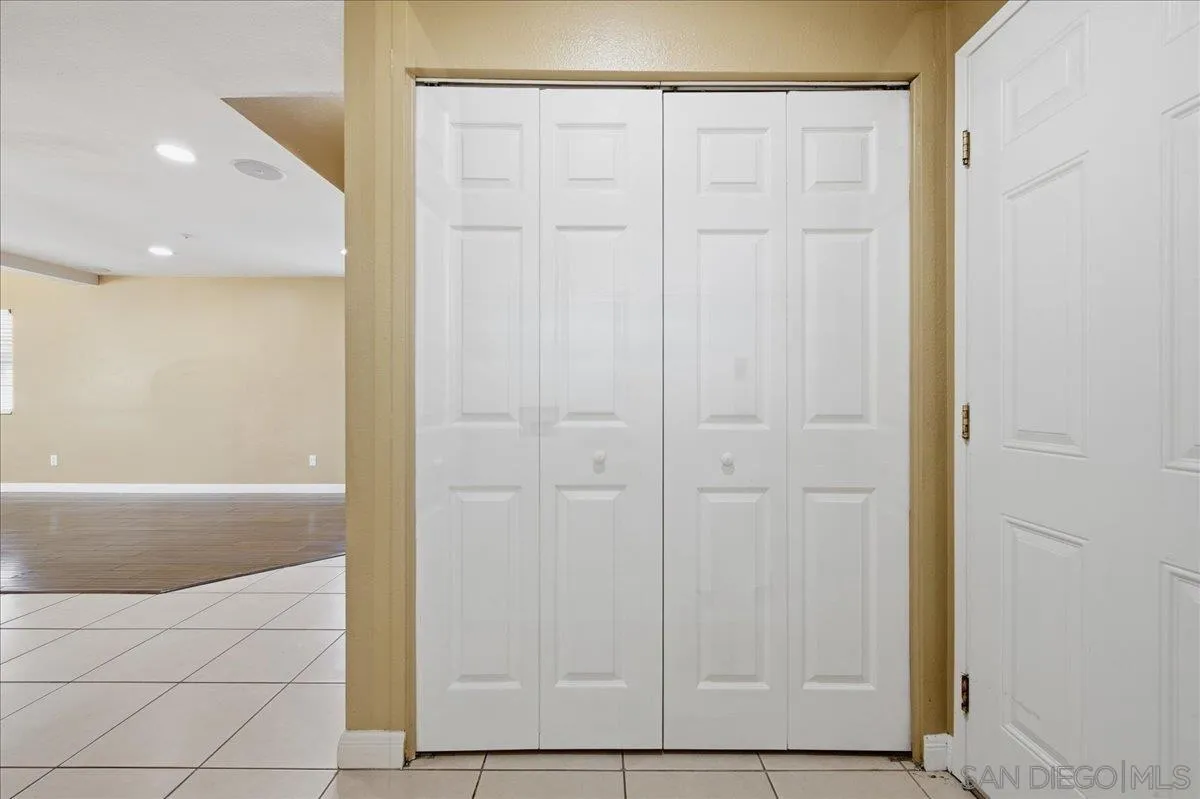 https://cdn.realtyfeed.com/cdn/127/260023031/bb77e994c9884048149dfed4812707a8.webp