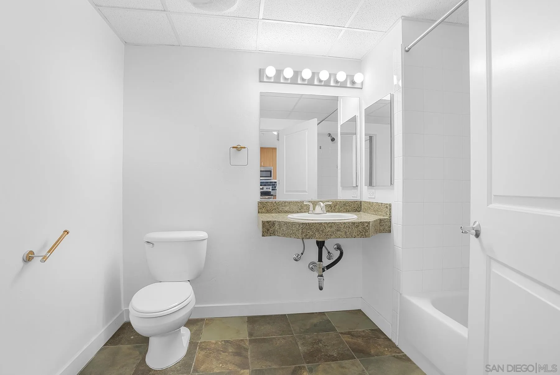 https://cdn.realtyfeed.com/cdn/127/260023032/01dd39cd5e4de00ebfb379692da22c30.webp