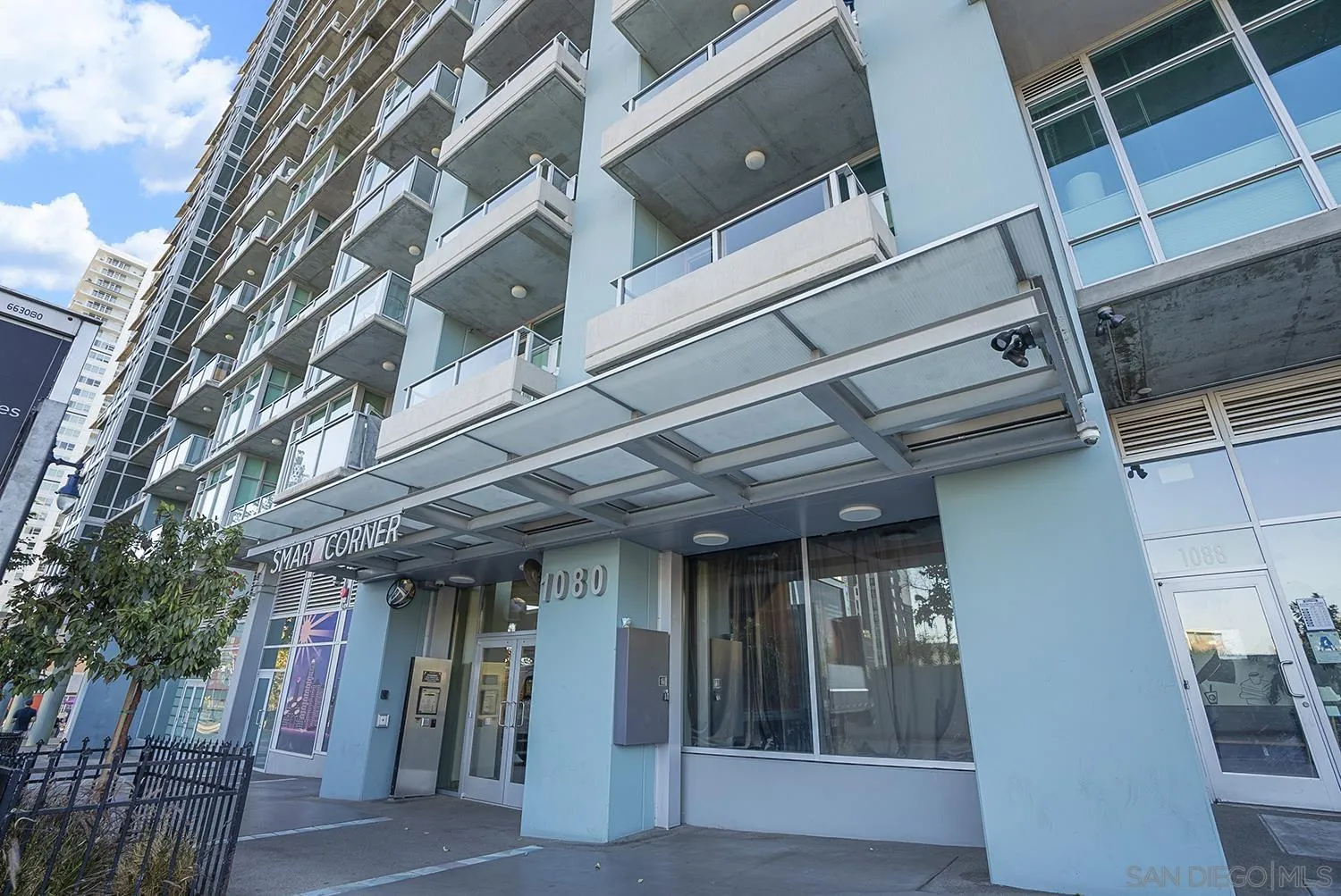 https://cdn.realtyfeed.com/cdn/127/260023032/3eaaa842d2635f80bb0fdc007f33fd29.webp