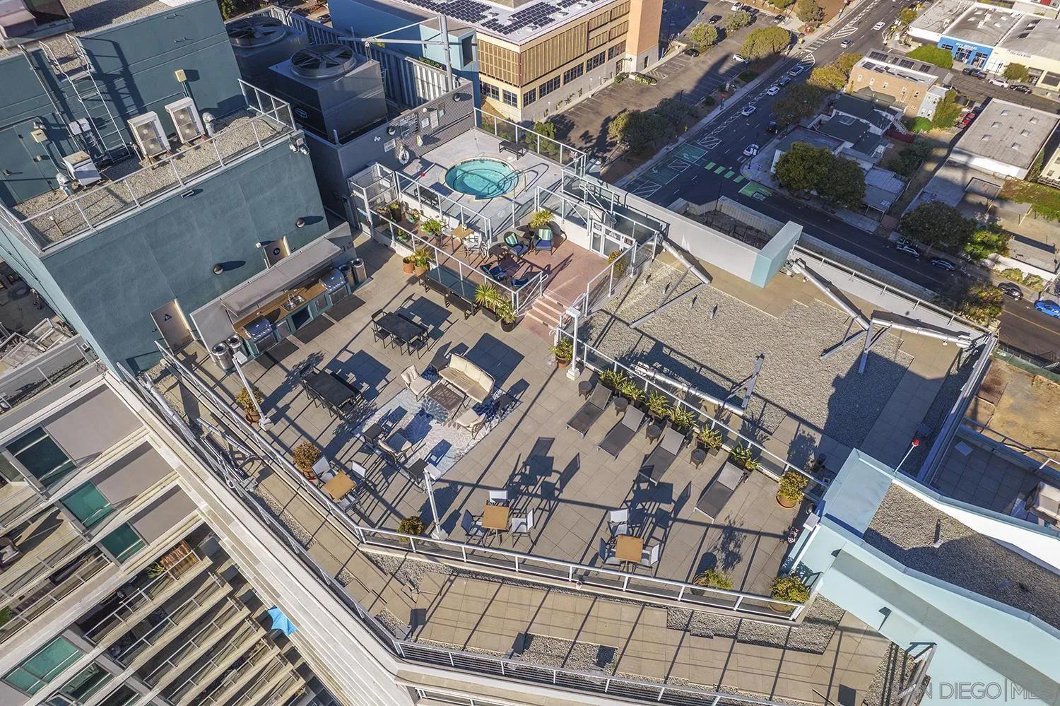 https://cdn.realtyfeed.com/cdn/127/260023032/5b47b8ec29eb260783bbb79fade8f91b.webp
