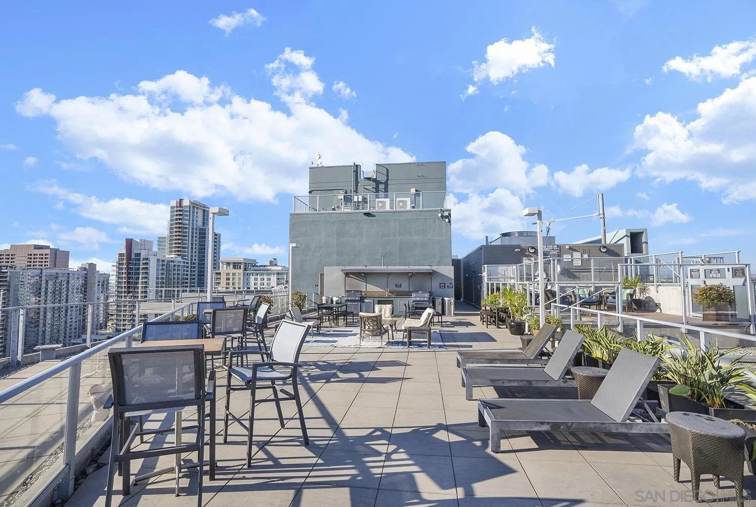 https://cdn.realtyfeed.com/cdn/127/260023032/a8db2073dd0aba4928cd09f677054c92.webp