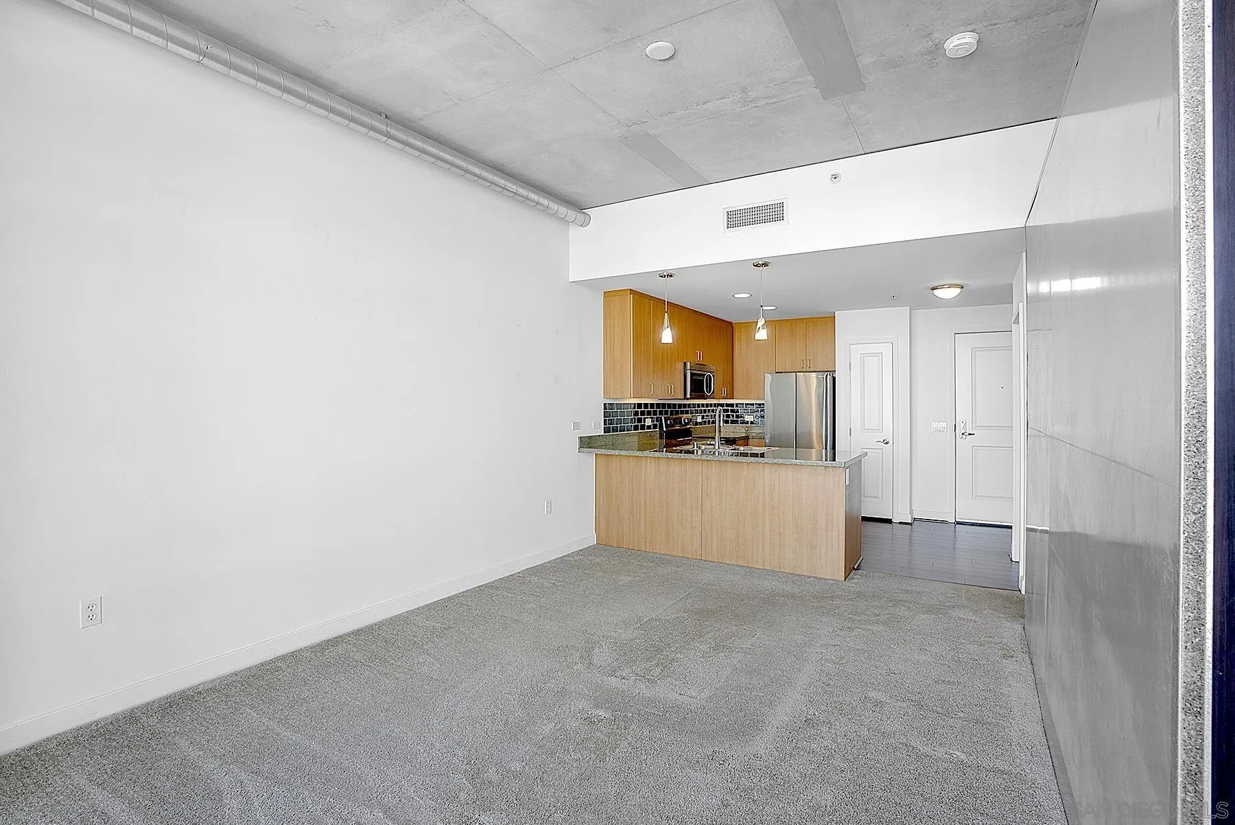 https://cdn.realtyfeed.com/cdn/127/260023032/f4395d9067f927397489d2da5ae020a6.webp
