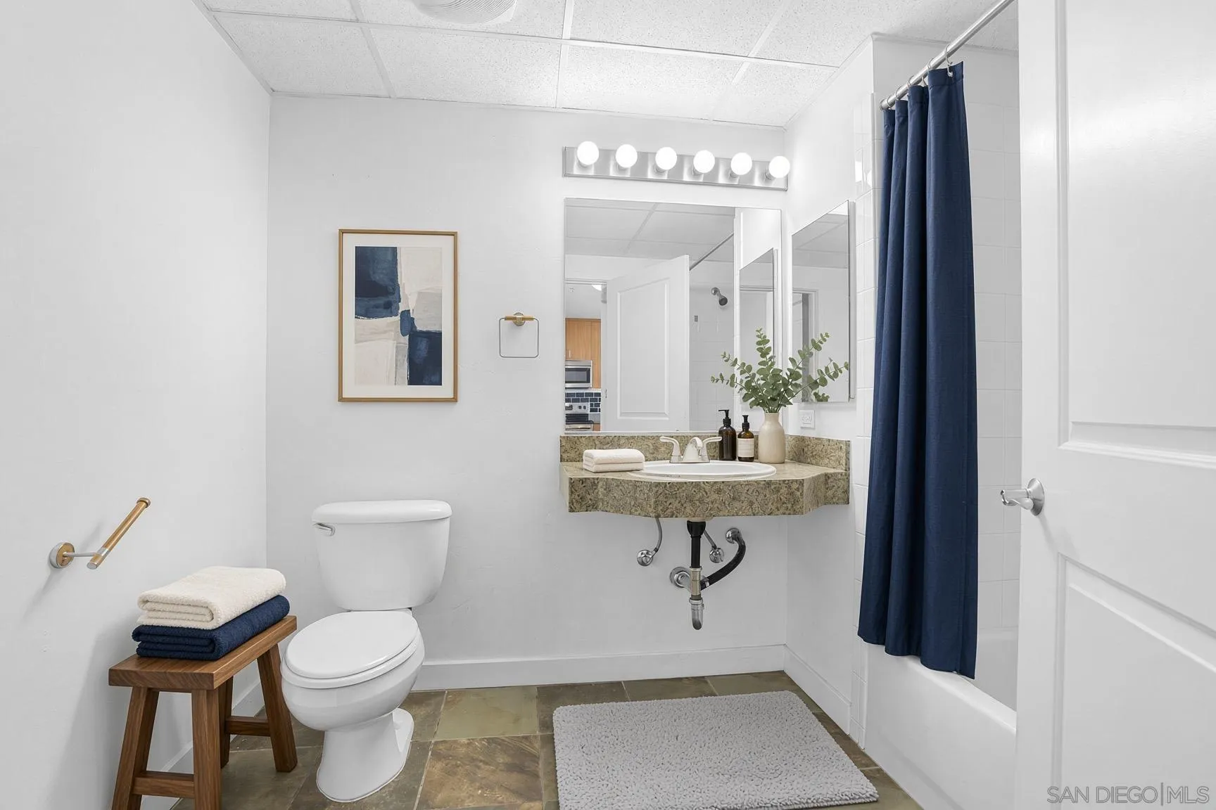 https://cdn.realtyfeed.com/cdn/127/260023032/f54f834f2d33ca9b9ca219aa6fdd59e4.webp