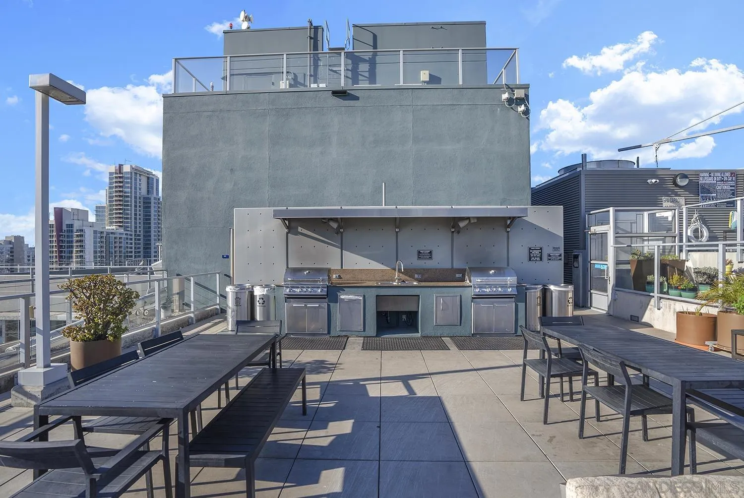 https://cdn.realtyfeed.com/cdn/127/260023032/fe185fc2fda79e2f1665c6b48d1e95ef.webp