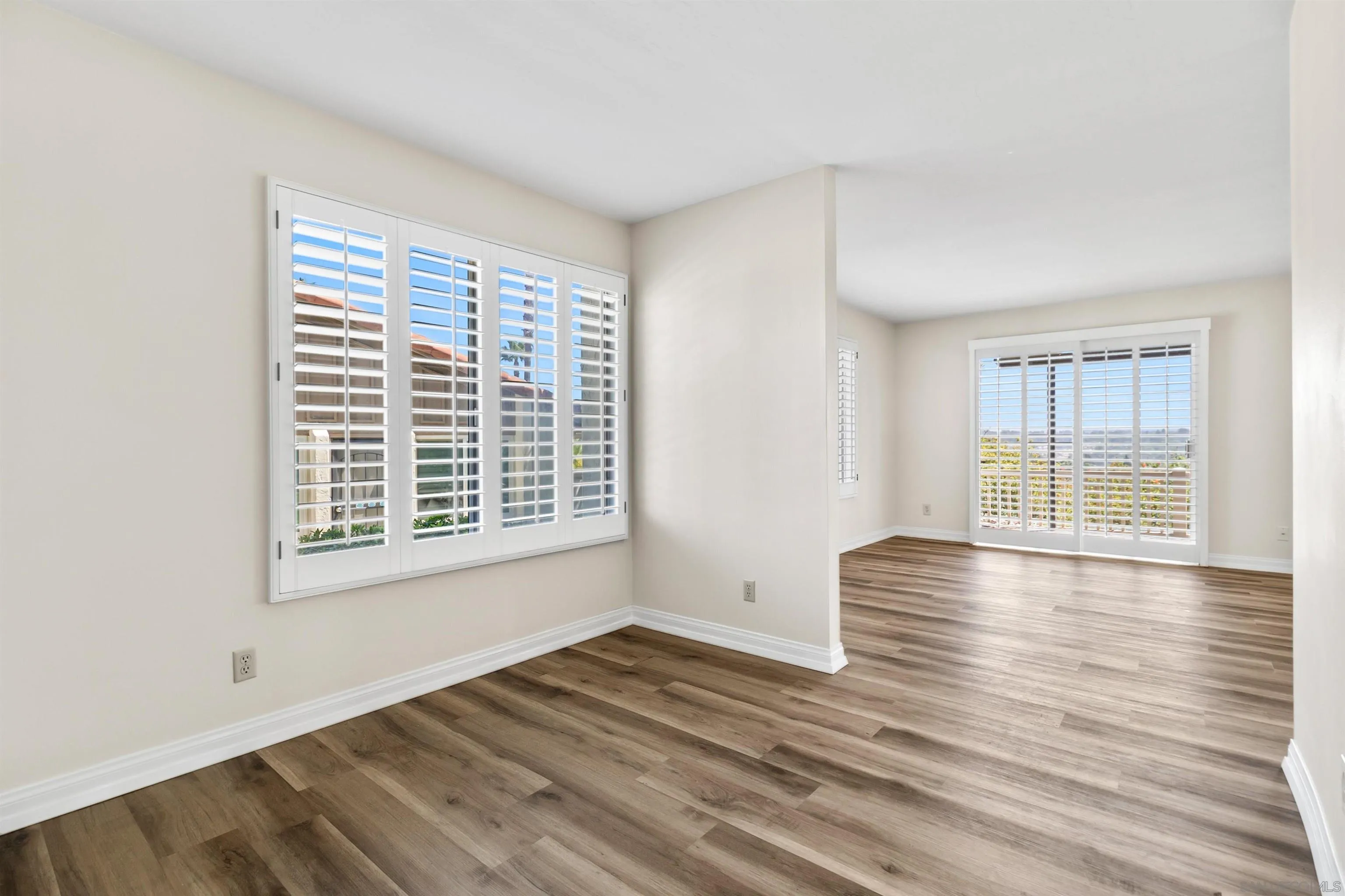 https://cdn.realtyfeed.com/cdn/127/260023037/4542033fb50f4f014cbc4fee2e4c757c.webp