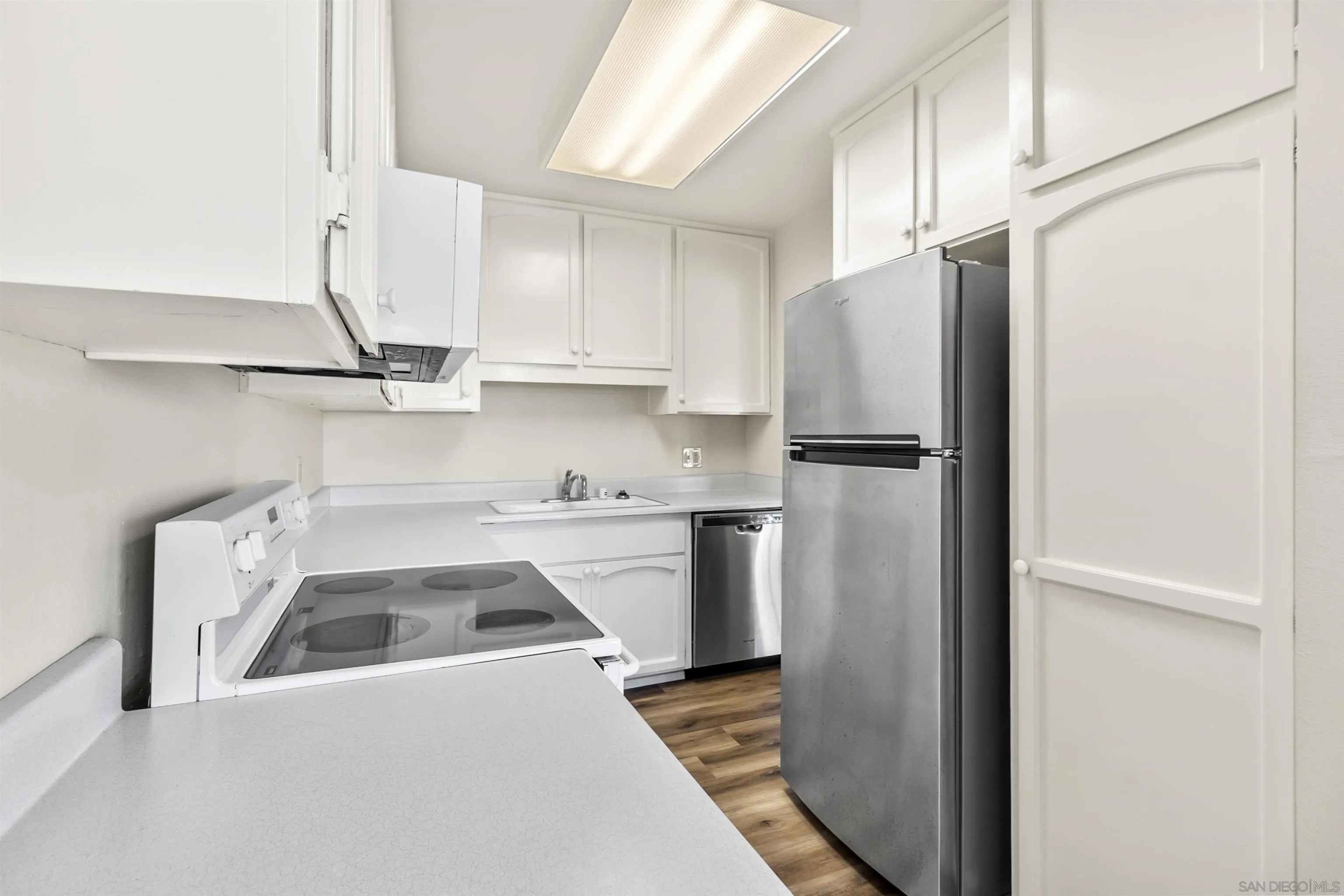 https://cdn.realtyfeed.com/cdn/127/260023037/65870aa4cedef2d8a5f11e32feddc0cb.webp
