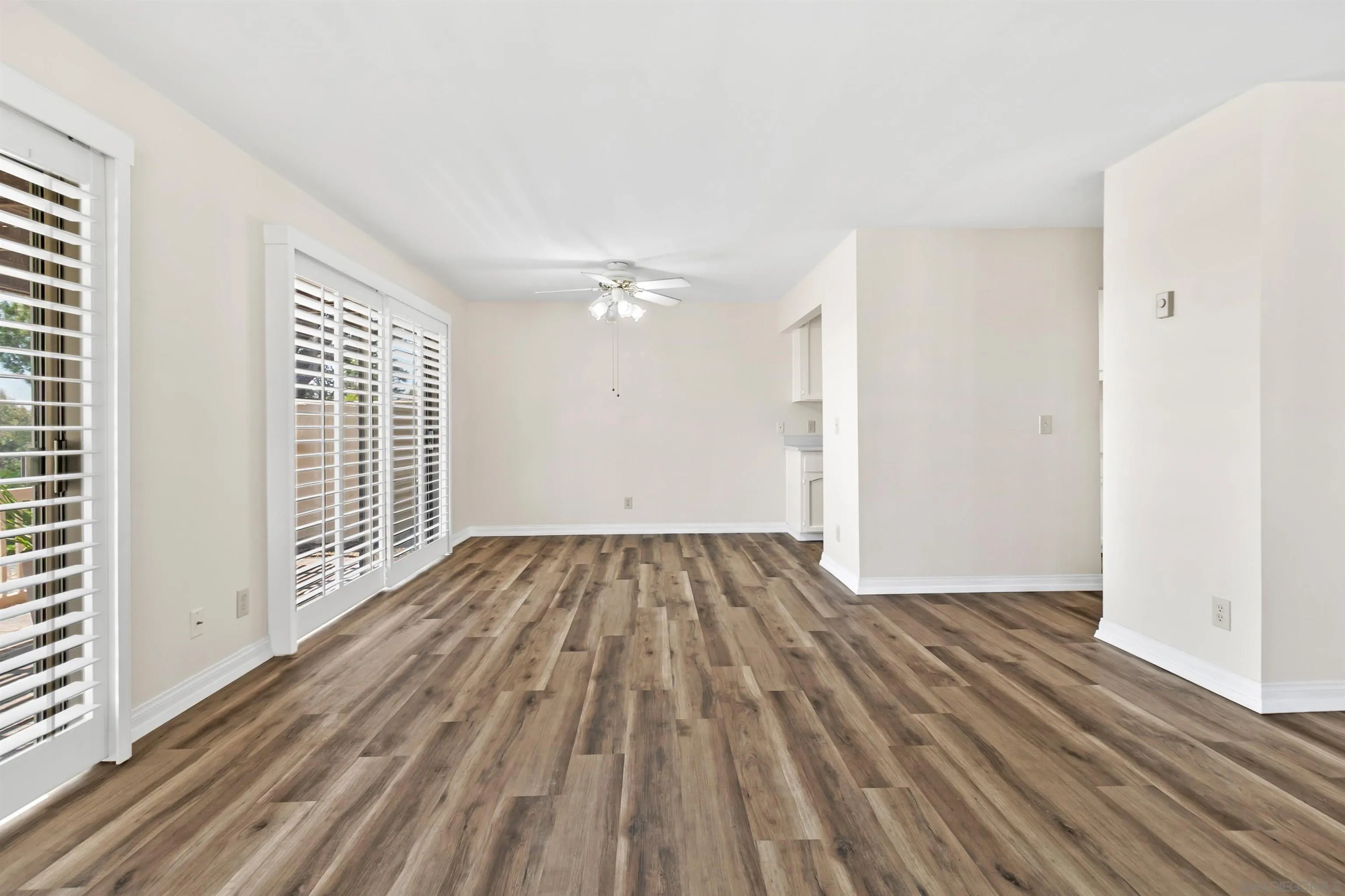 https://cdn.realtyfeed.com/cdn/127/260023037/66dac9cced4f3d3423d9b010e1351d9b.webp