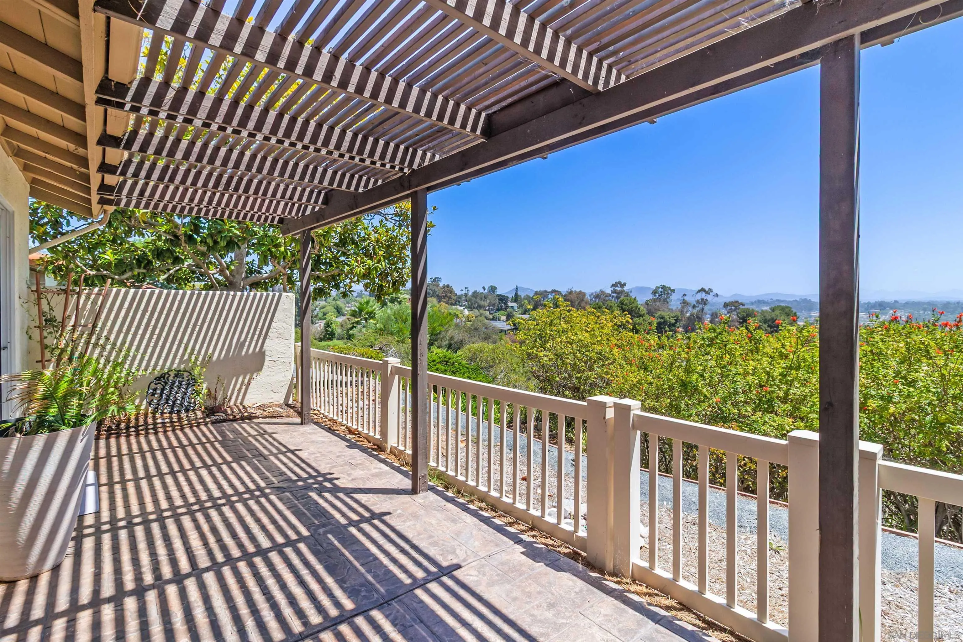https://cdn.realtyfeed.com/cdn/127/260023037/e2614d2488722d5361ff45c33e8566a8.webp