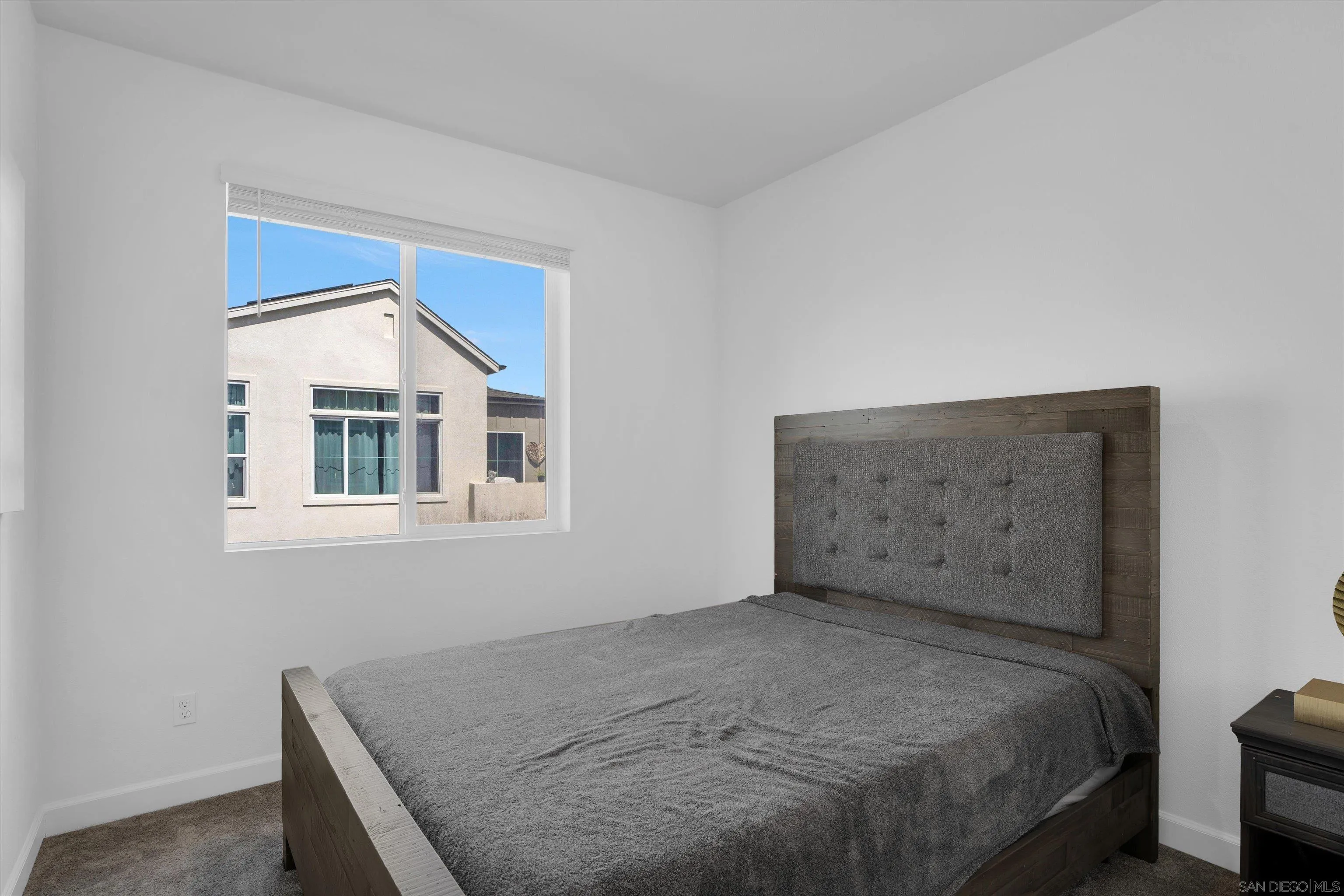 https://cdn.realtyfeed.com/cdn/127/260023040/7bea8dd6d92cd81fd4e5576f537936a9.webp