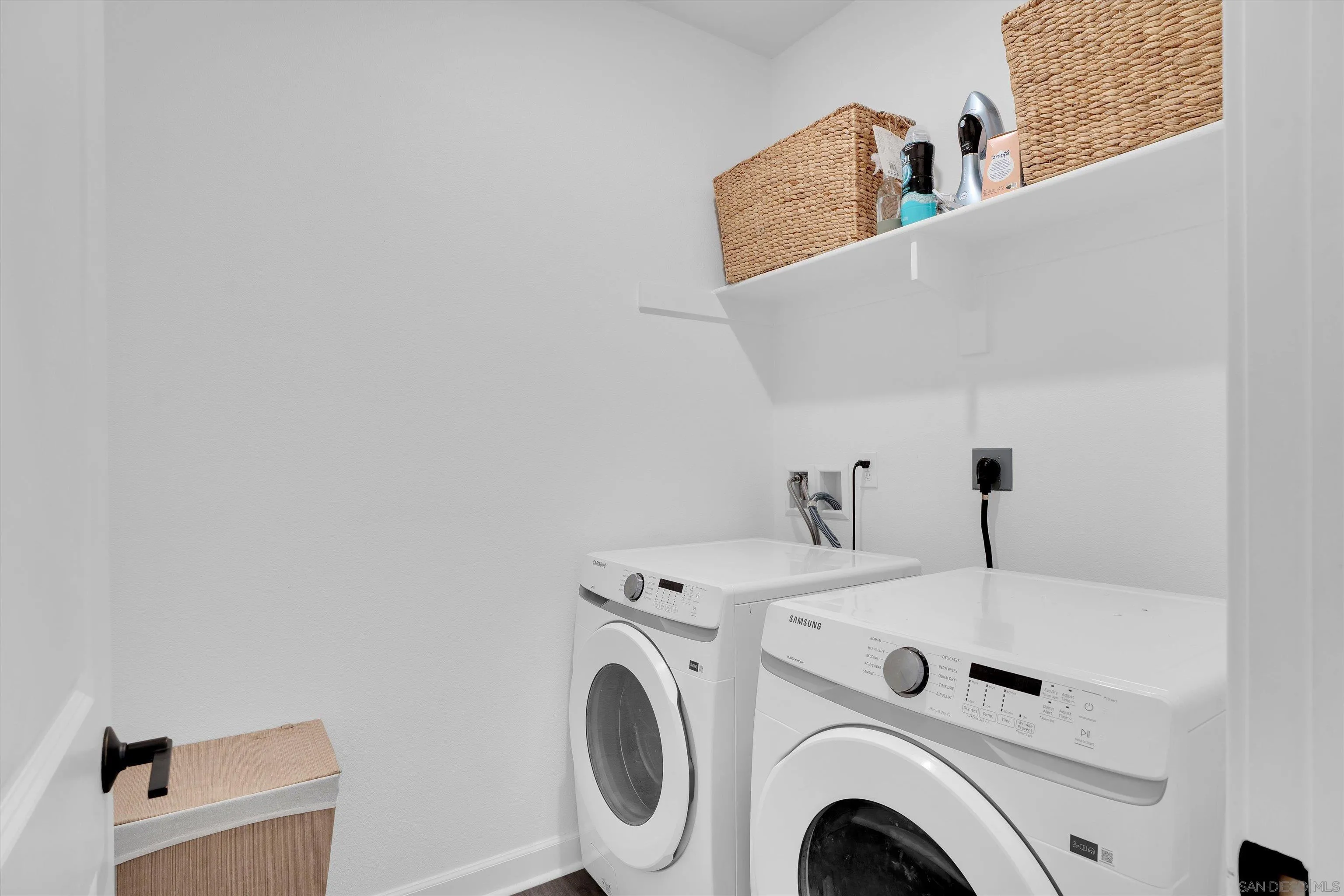 https://cdn.realtyfeed.com/cdn/127/260023040/90767176f5fd6771bc0a79dac83f5f9b.webp