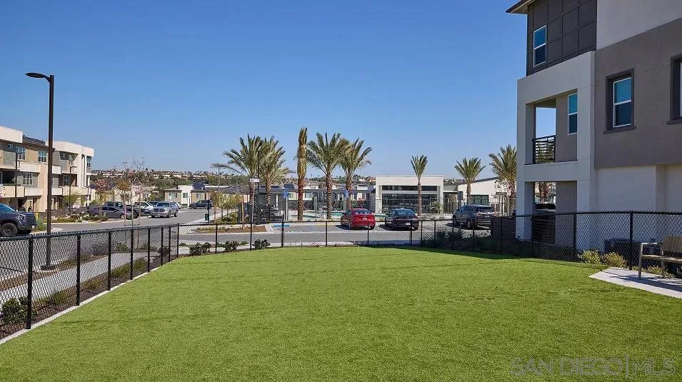 https://cdn.realtyfeed.com/cdn/127/260023040/ec8bdf7095bb74ddaf80ab51401cf4df.webp