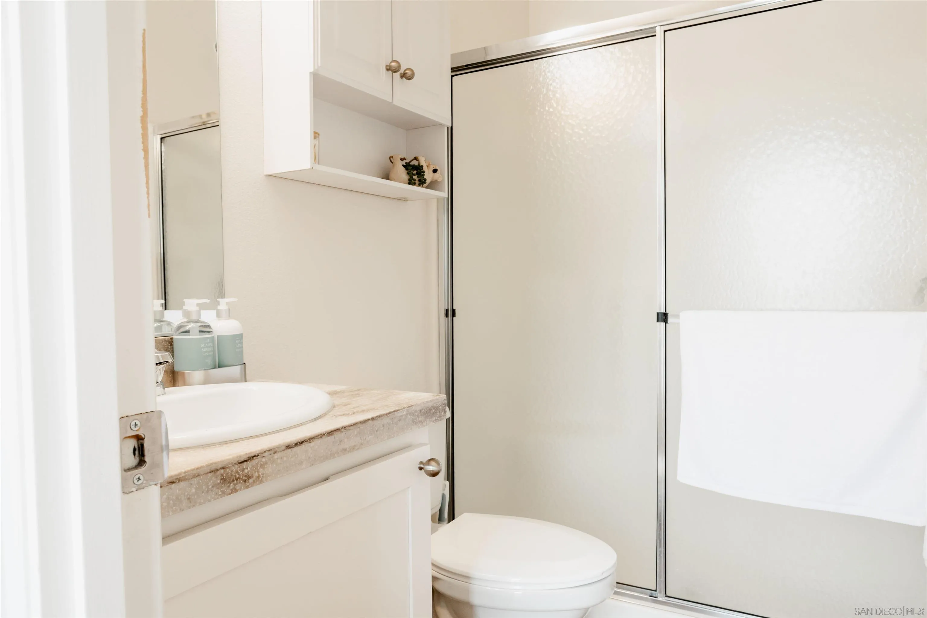 https://cdn.realtyfeed.com/cdn/127/260023045/0e167c1fa01bd7b69f180c43f88ef52c.webp