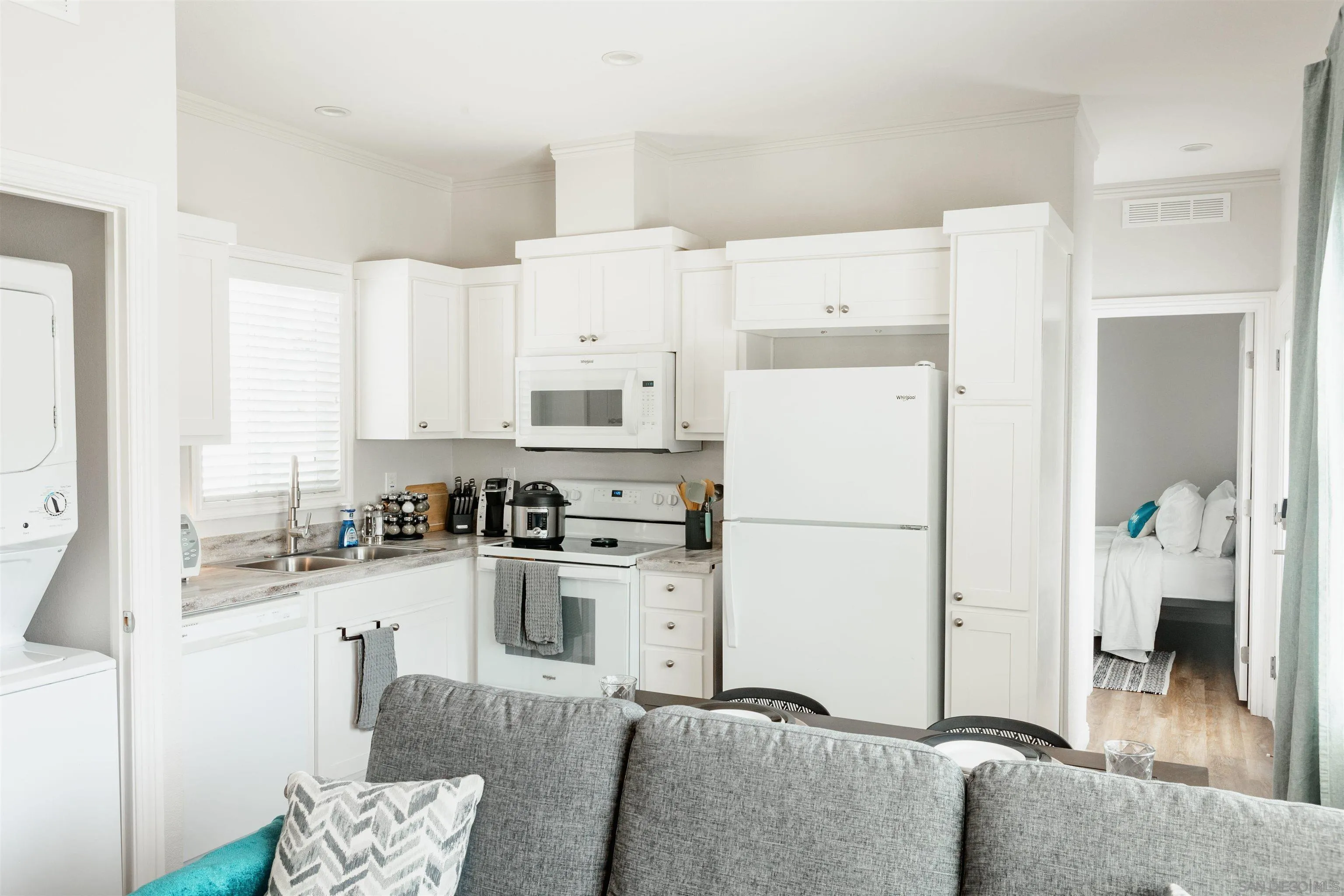 https://cdn.realtyfeed.com/cdn/127/260023045/85feb95ff7d387219761eb16591db7eb.webp
