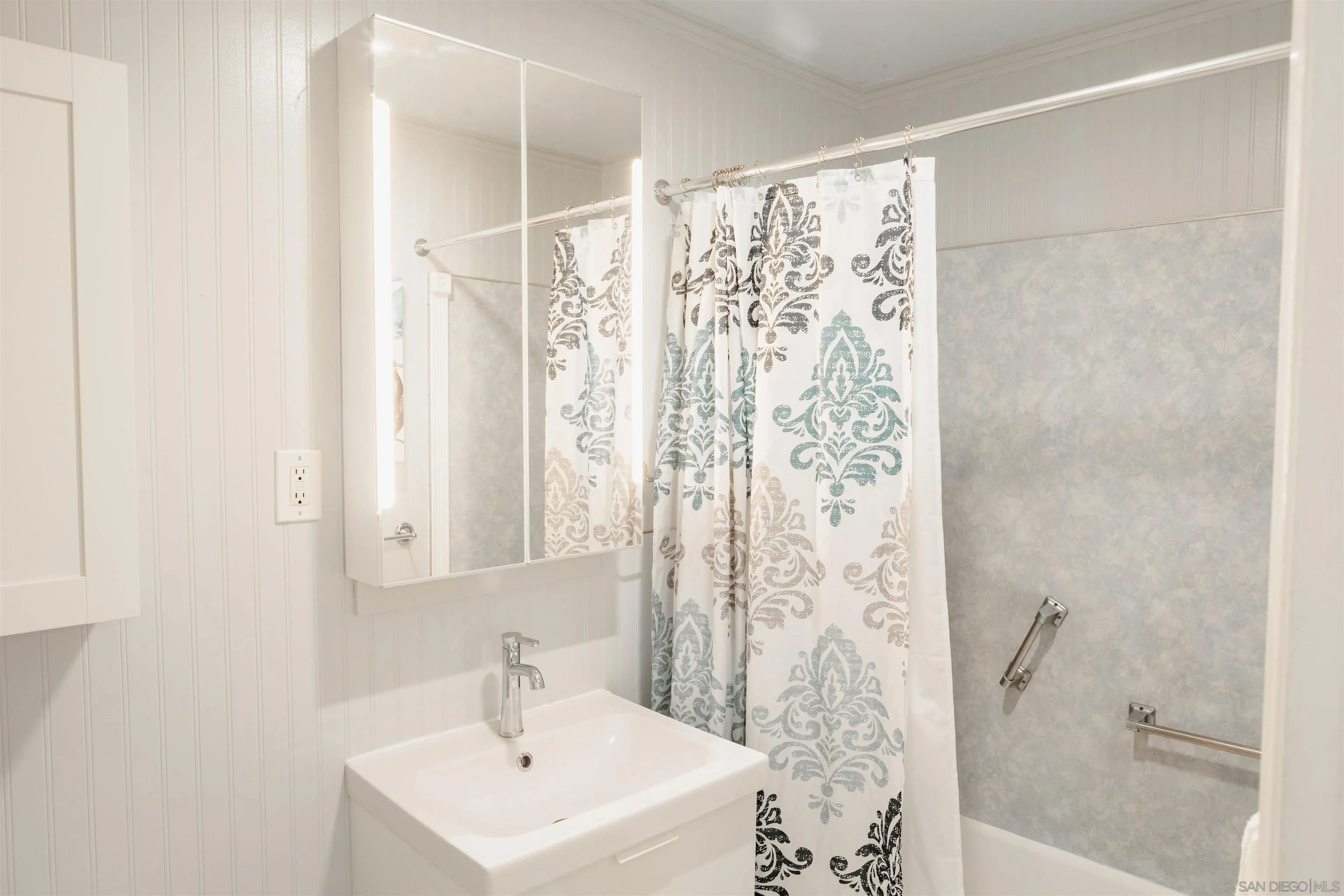 https://cdn.realtyfeed.com/cdn/127/260023045/dbefc3d7277f2489683f2d57ae546acd.webp