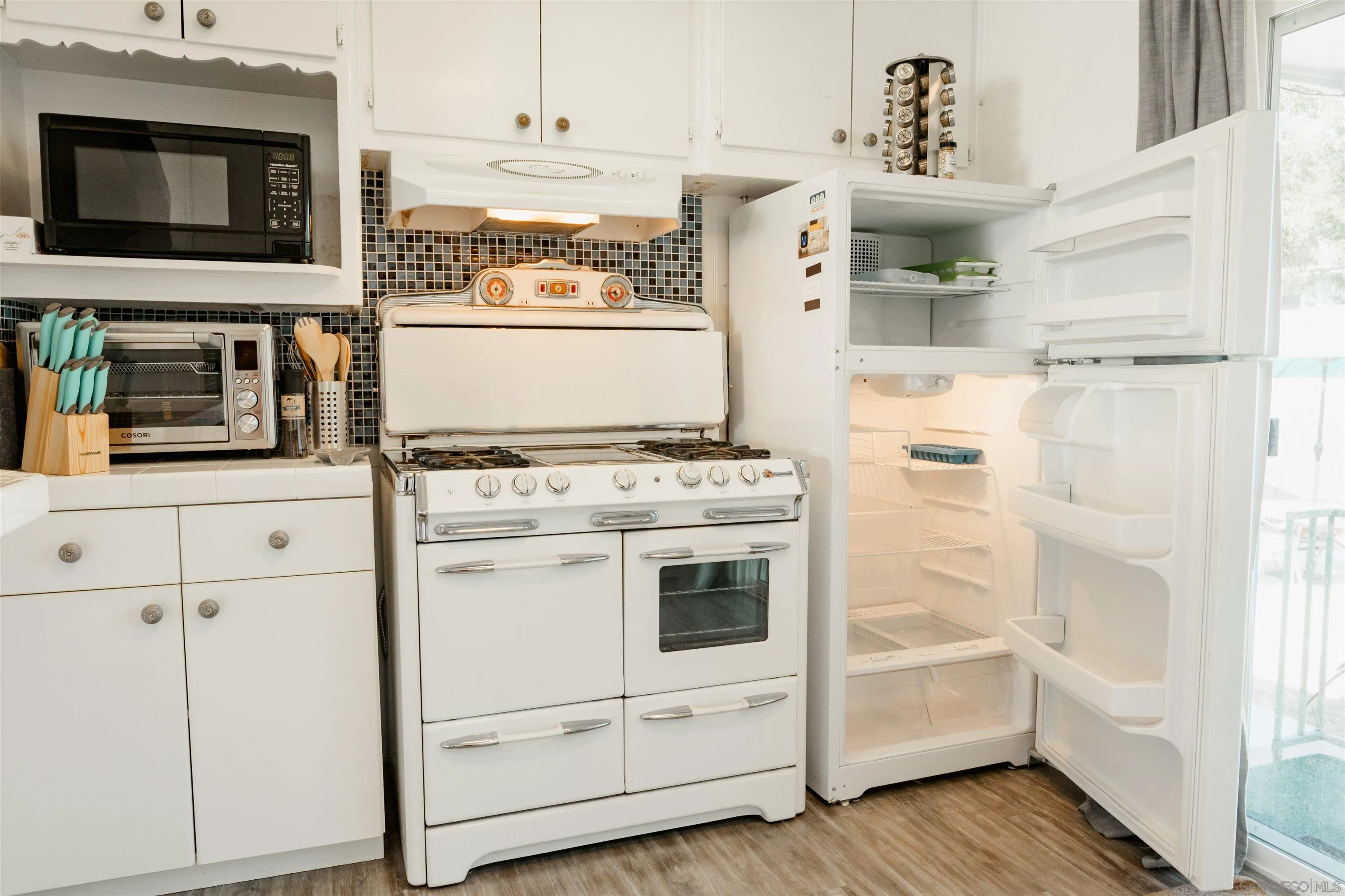 https://cdn.realtyfeed.com/cdn/127/260023045/e3ebca7e870915f8da0eed69c689572a.webp