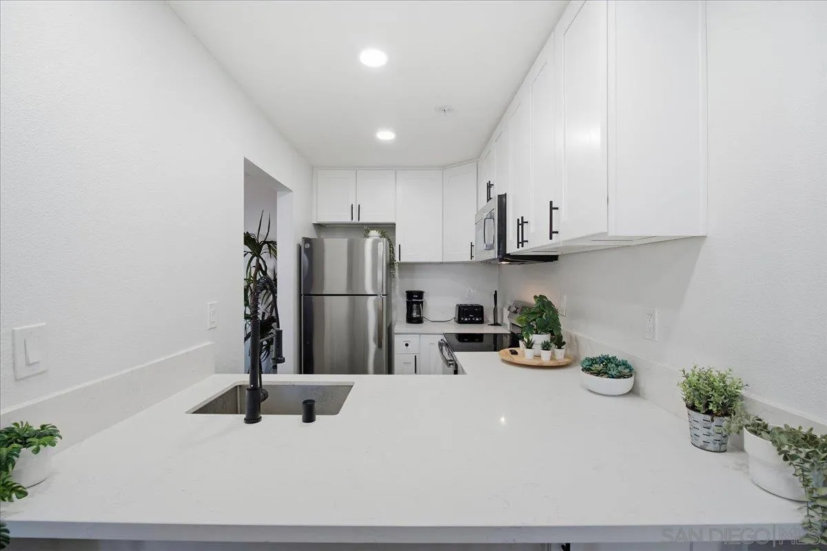 https://cdn.realtyfeed.com/cdn/127/260023046/5f3dd91aa65cb74362929210abdf3de3.webp