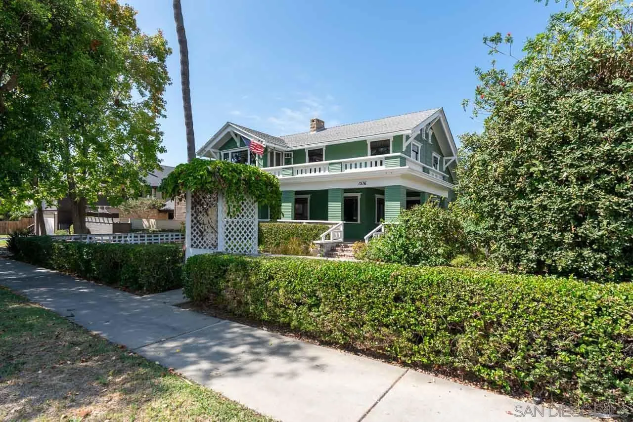 https://cdn.realtyfeed.com/cdn/127/260023049/0a4d3c88f63c454767d68b93646daa3a.webp