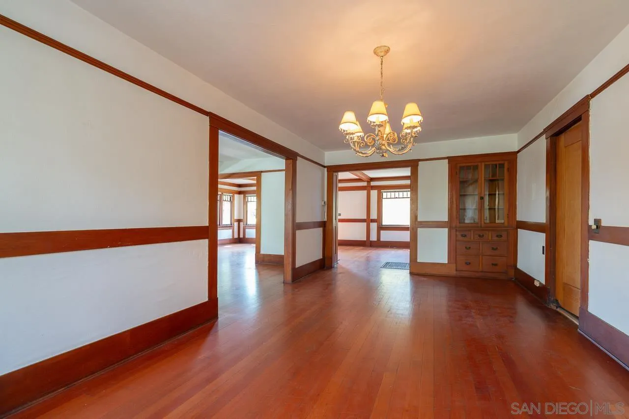 https://cdn.realtyfeed.com/cdn/127/260023049/1b8b7ea93080e7b294d502b6d0e405d6.webp