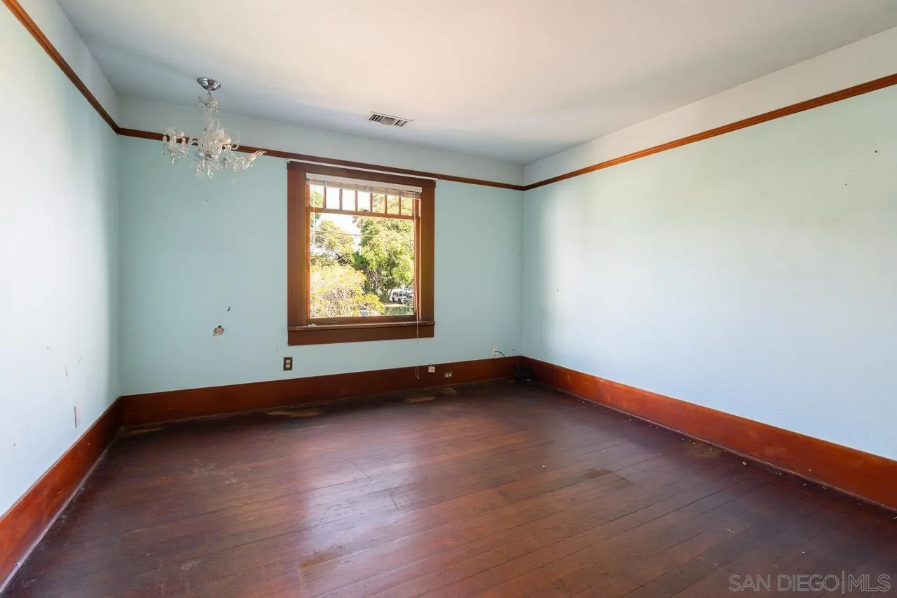 https://cdn.realtyfeed.com/cdn/127/260023049/37a8f7f01515f4231608c2383d27c8d4.webp