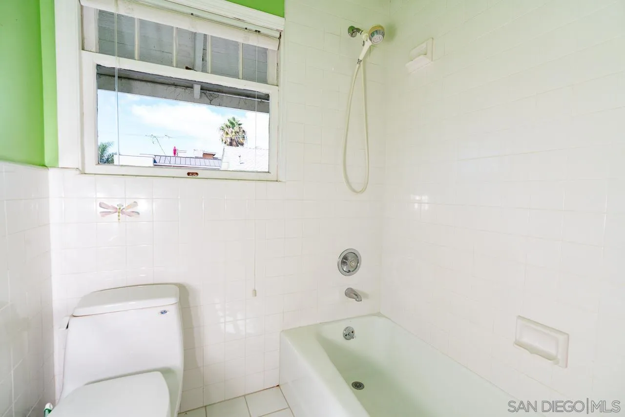https://cdn.realtyfeed.com/cdn/127/260023049/5af403fe6c62be10f758230694857bdf.webp