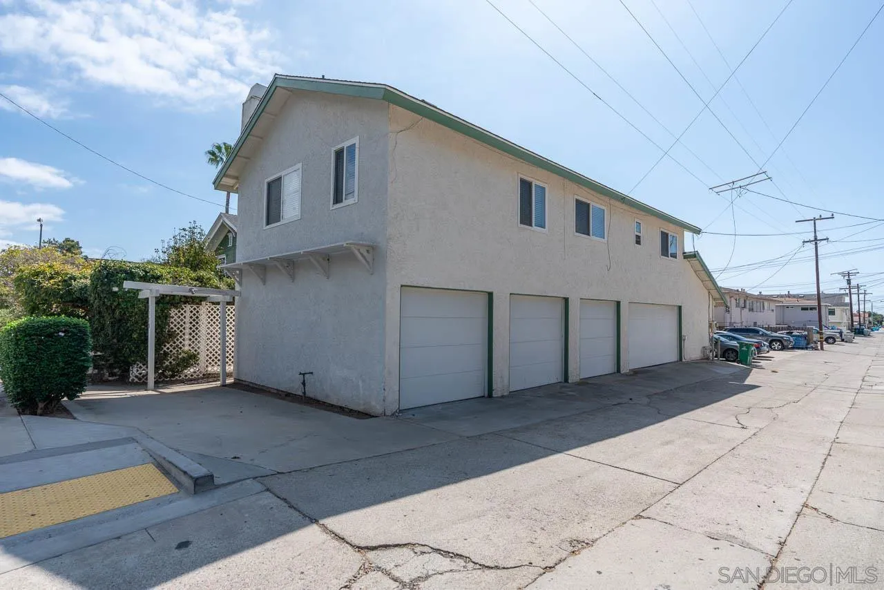 https://cdn.realtyfeed.com/cdn/127/260023049/62aef0e4ff23c1fc612f9a9563a548a3.webp