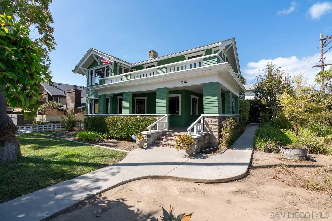 https://cdn.realtyfeed.com/cdn/127/260023049/6544f5b71366f57fc49e49dacd5f2c7e.webp