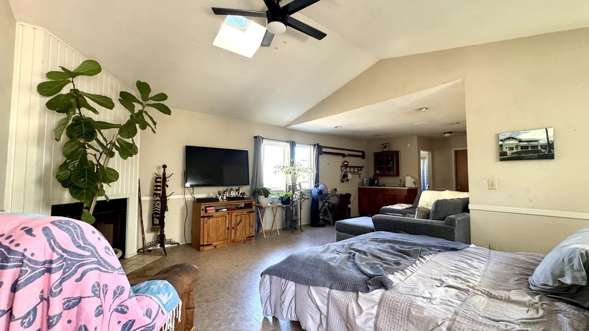 https://cdn.realtyfeed.com/cdn/127/260023049/7ff5fe92398ec679bfec2b045c84b581.webp