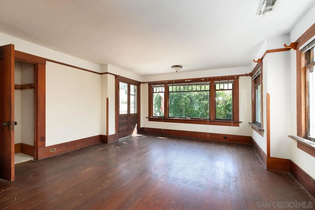 https://cdn.realtyfeed.com/cdn/127/260023049/ac079fae67a725353d7346ebef093d2f.webp