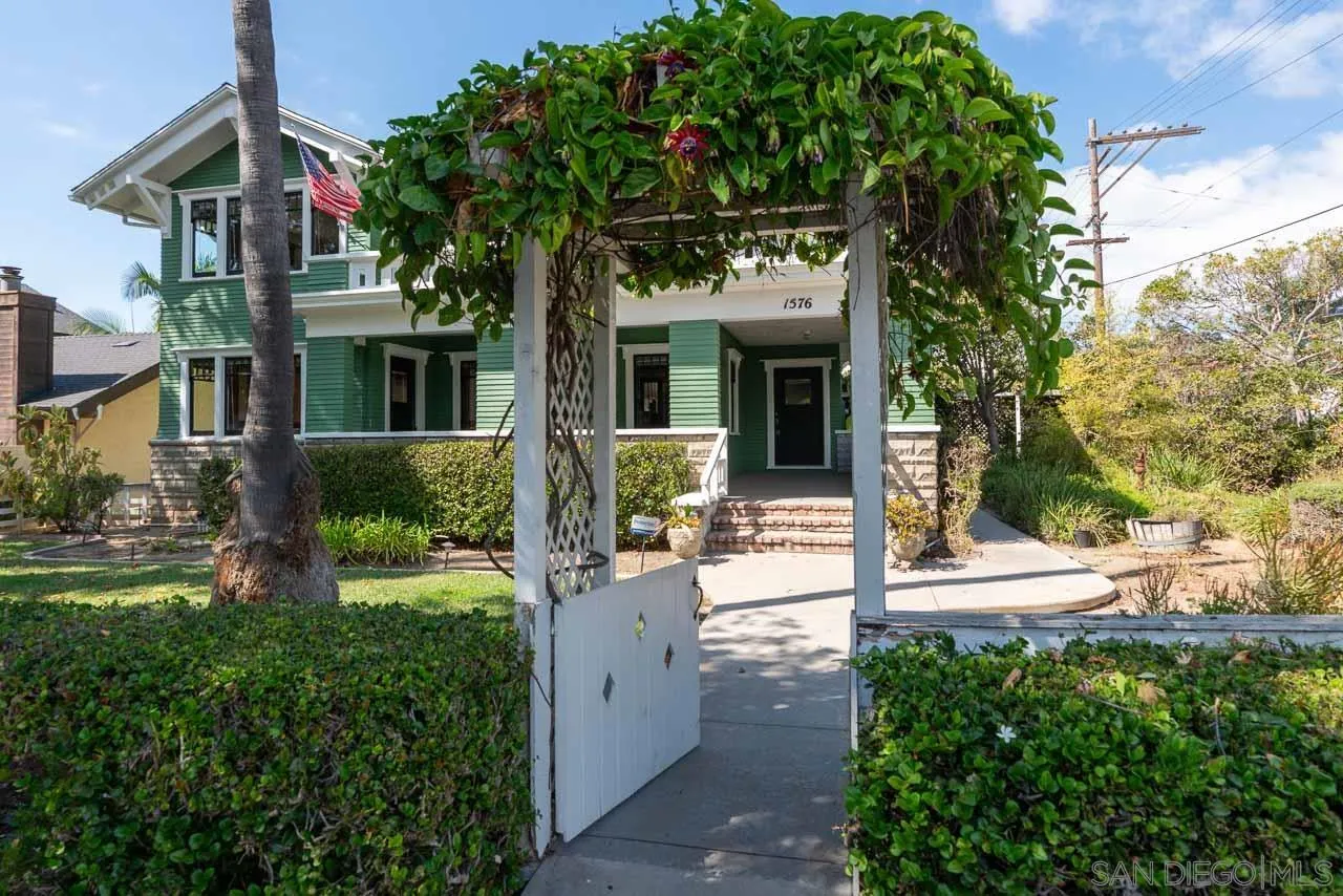 https://cdn.realtyfeed.com/cdn/127/260023049/c060bb4e9bc7bcc3b5495bd30bb51f55.webp
