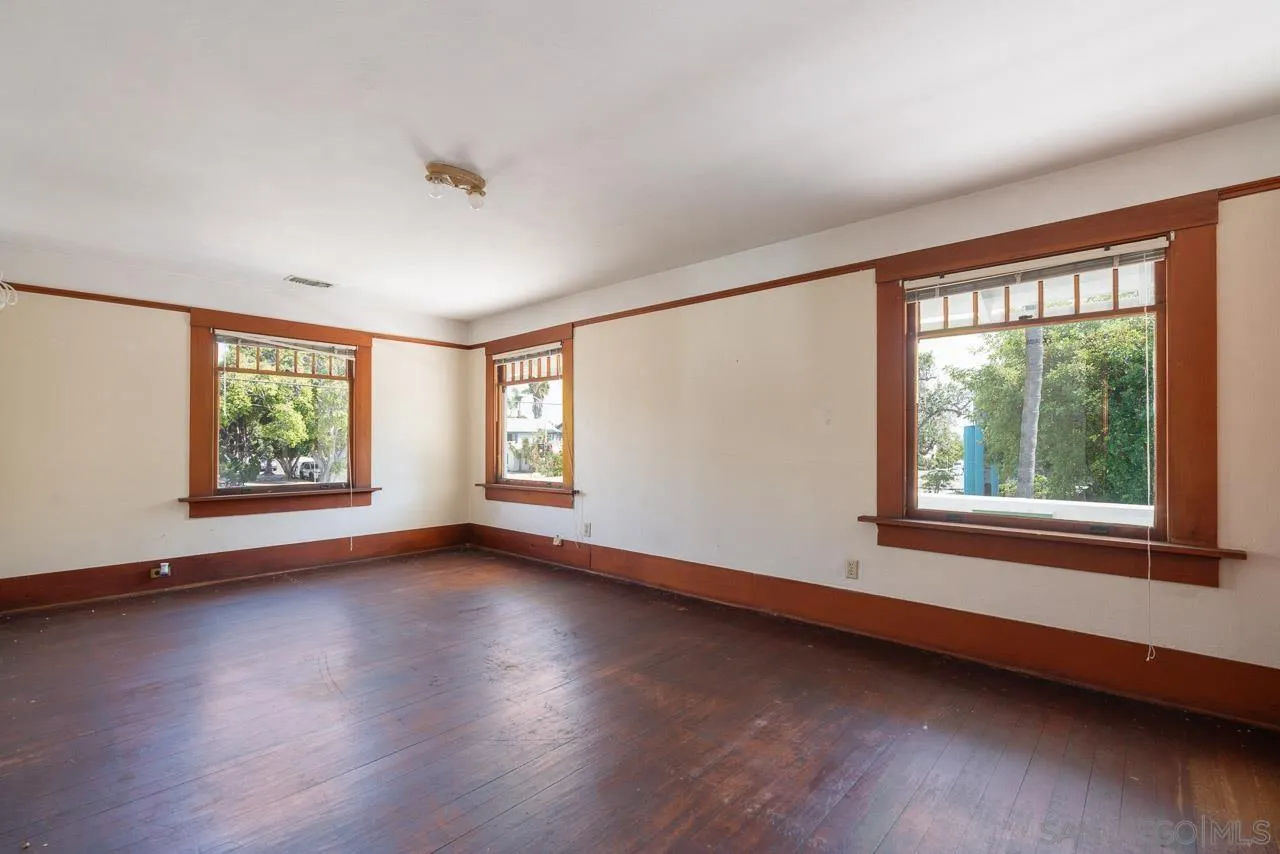 https://cdn.realtyfeed.com/cdn/127/260023049/cf2cc2617c76b0e870e91df1c0446448.webp
