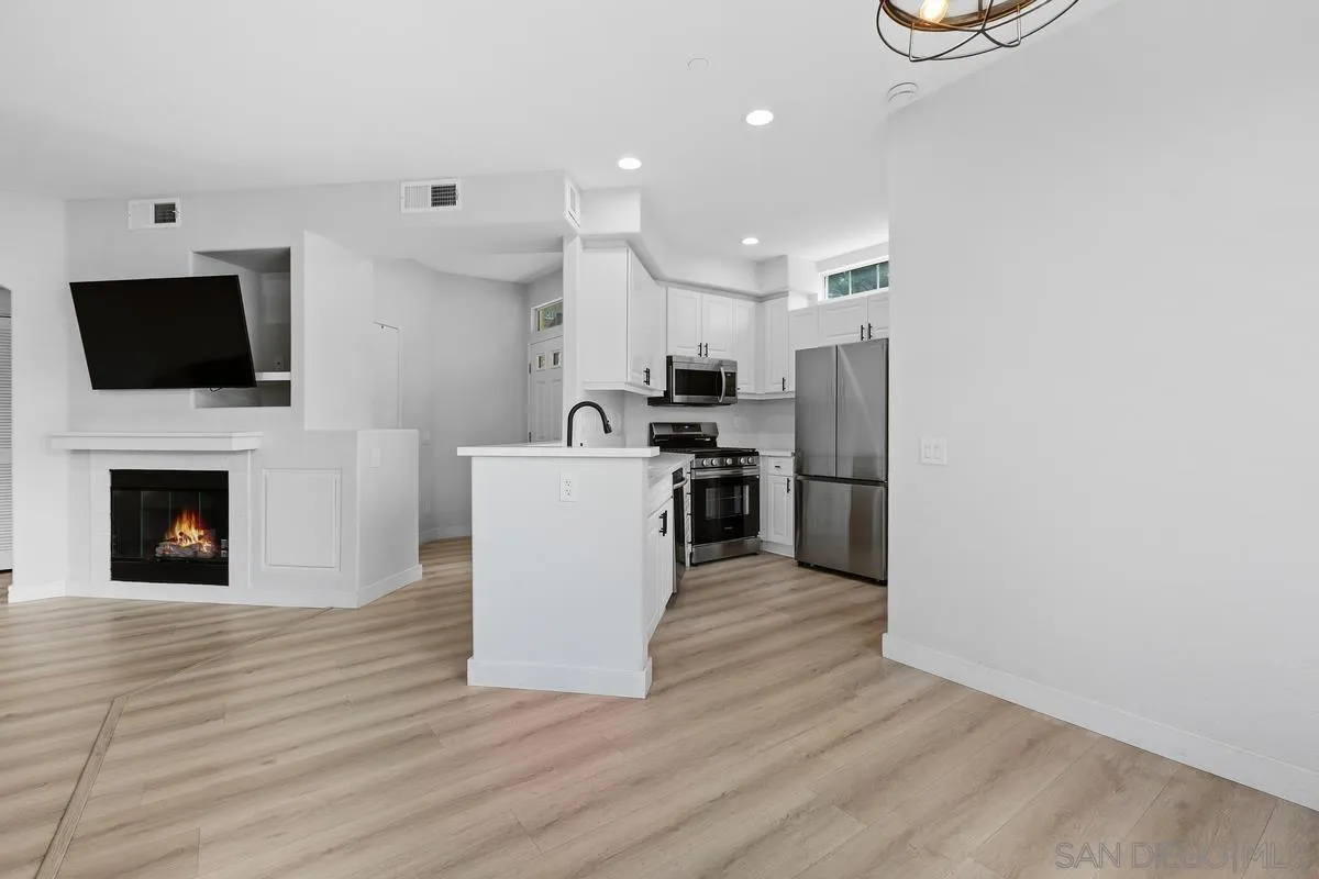 10810 Sabre Hill Dr. Unit 175, San Diego, CA 92128 - Photo 5 of 18, San Diego, CA