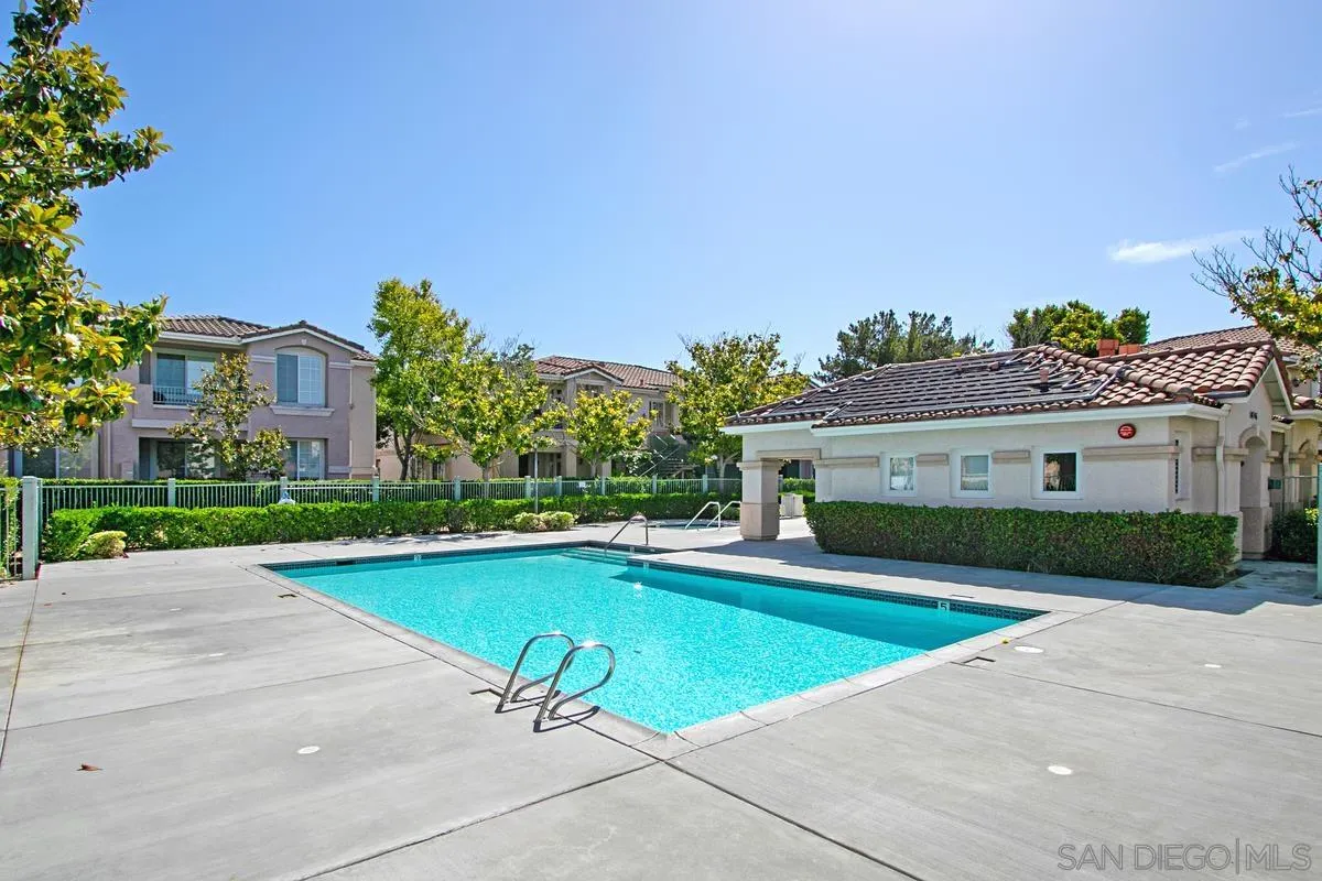 https://cdn.realtyfeed.com/cdn/127/260023050/f26c07f3b3e728f3557b09135f265923.webp