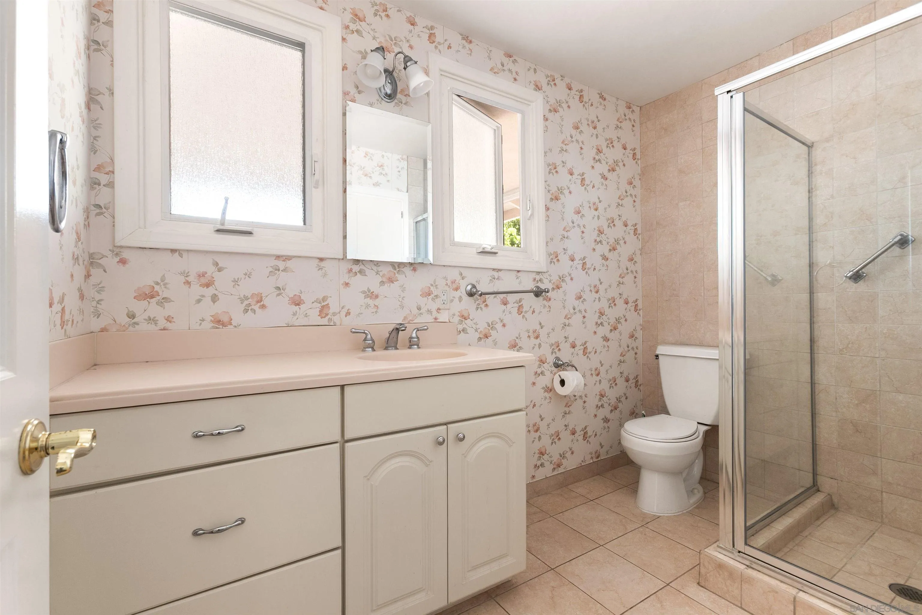 https://cdn.realtyfeed.com/cdn/127/260023054/01a0ae36dabf7b3a013c43512e9513e8.webp