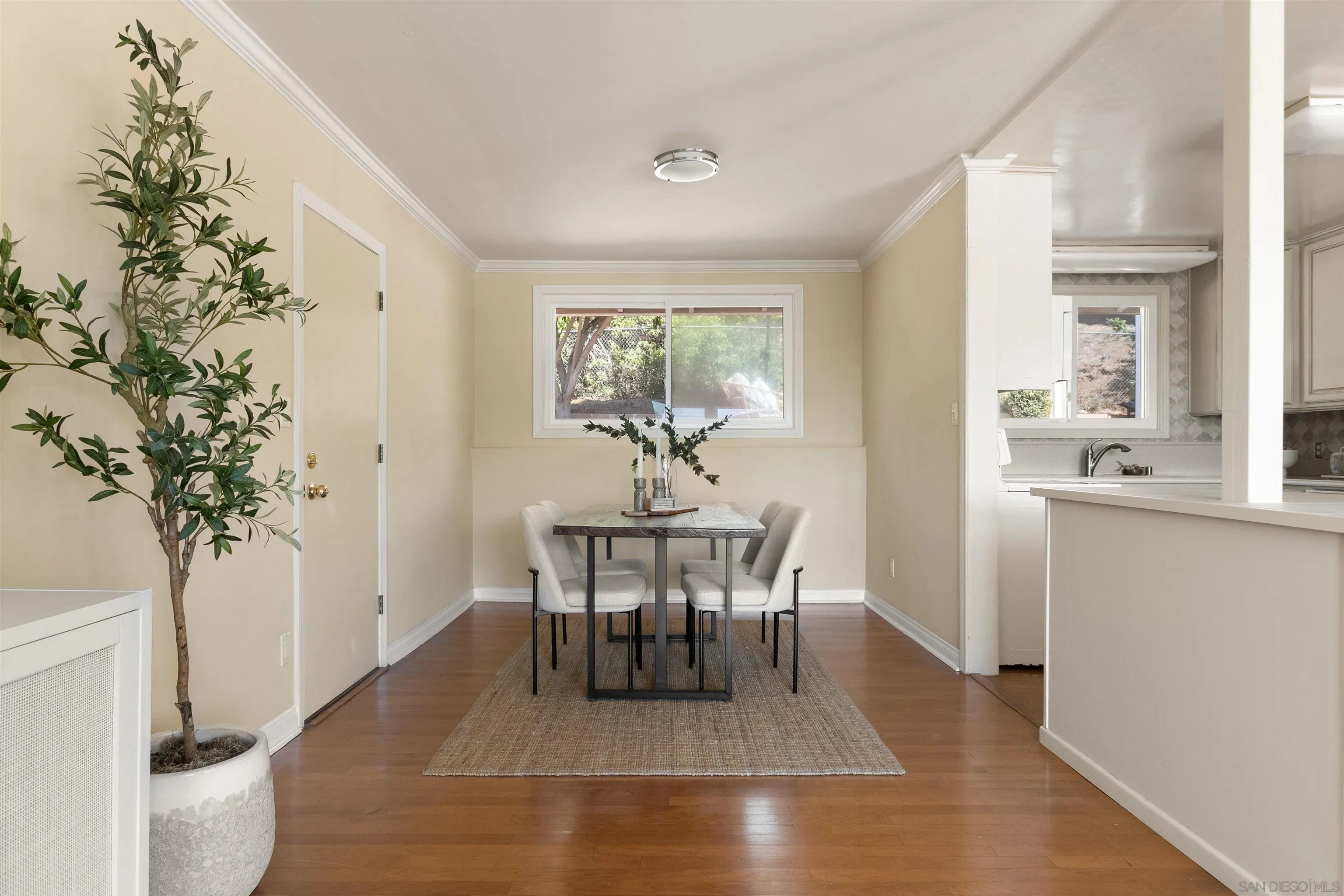 https://cdn.realtyfeed.com/cdn/127/260023054/15469567b0c8d7d3f04f1fe23ed81e06.webp