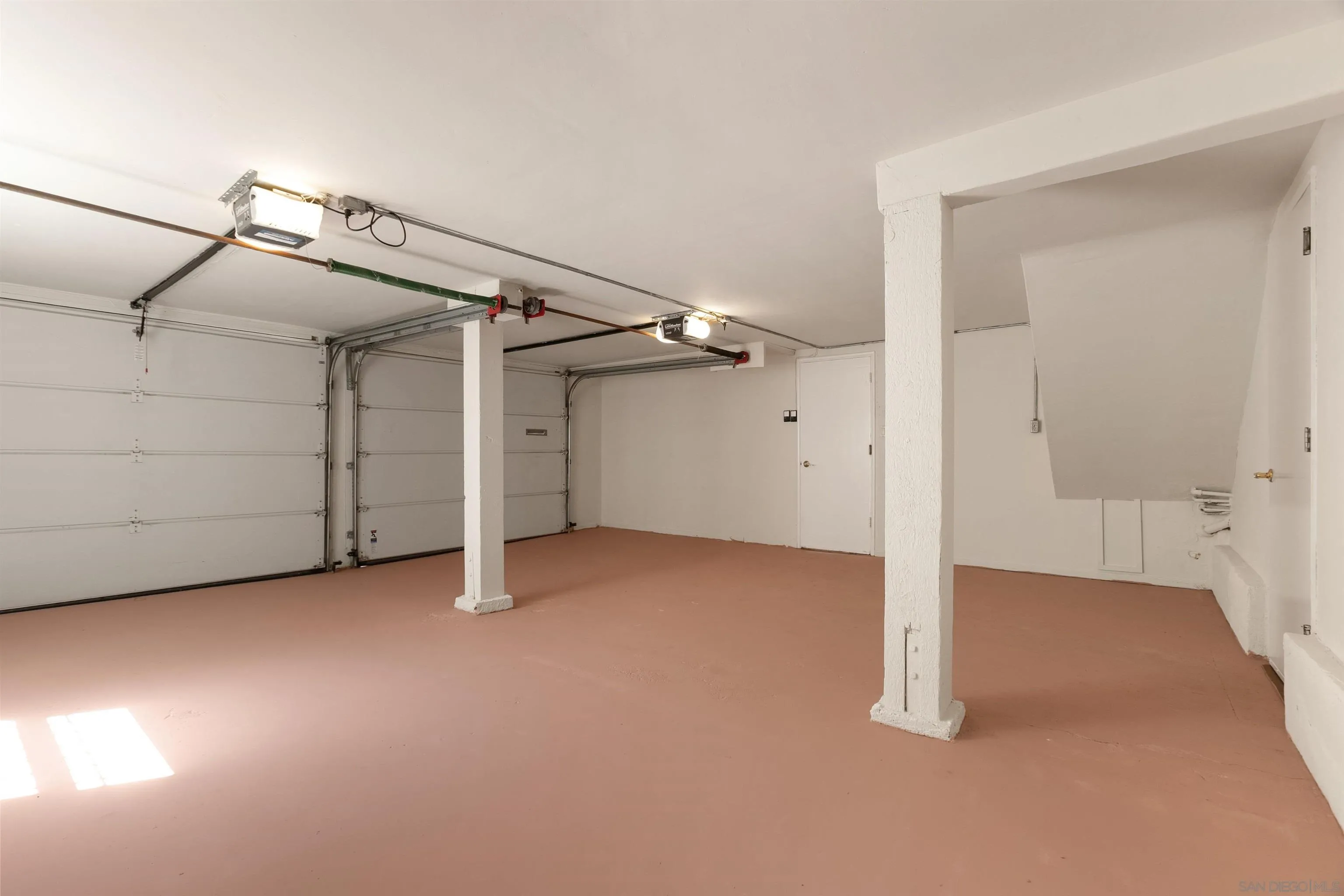 https://cdn.realtyfeed.com/cdn/127/260023054/2174d052aaf62387a350eb4aaefd3d56.webp