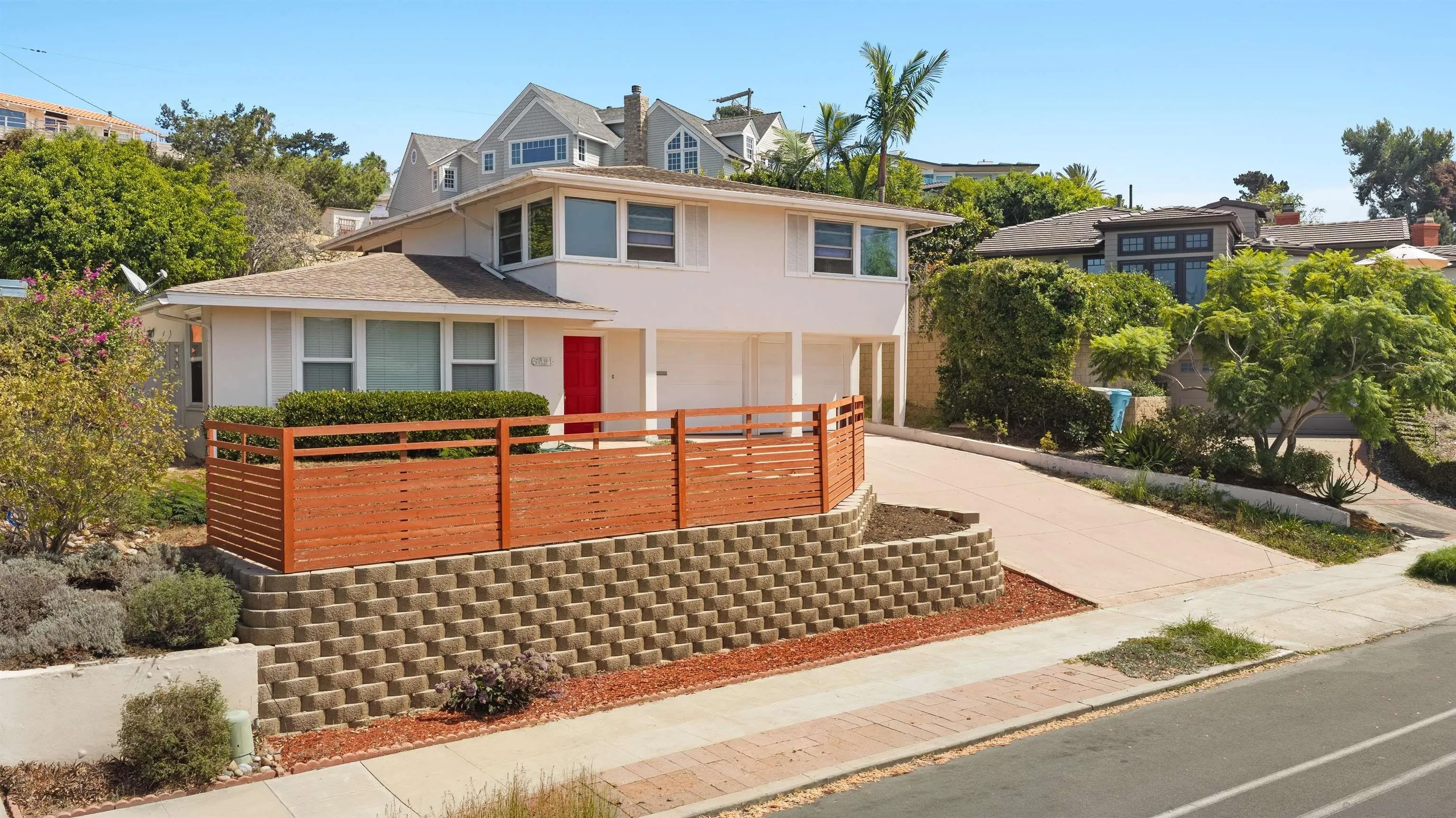 https://cdn.realtyfeed.com/cdn/127/260023054/2555101c445ad8d0904e9106fea3eb4a.webp